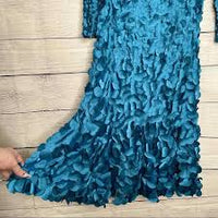 Theia V-Neck Petal Dress. Robe de pétale brodée