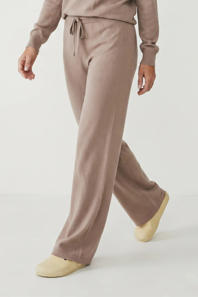 Pantalon à cordon en coton biologique tricoté Majestic Filatures Coffee Latte