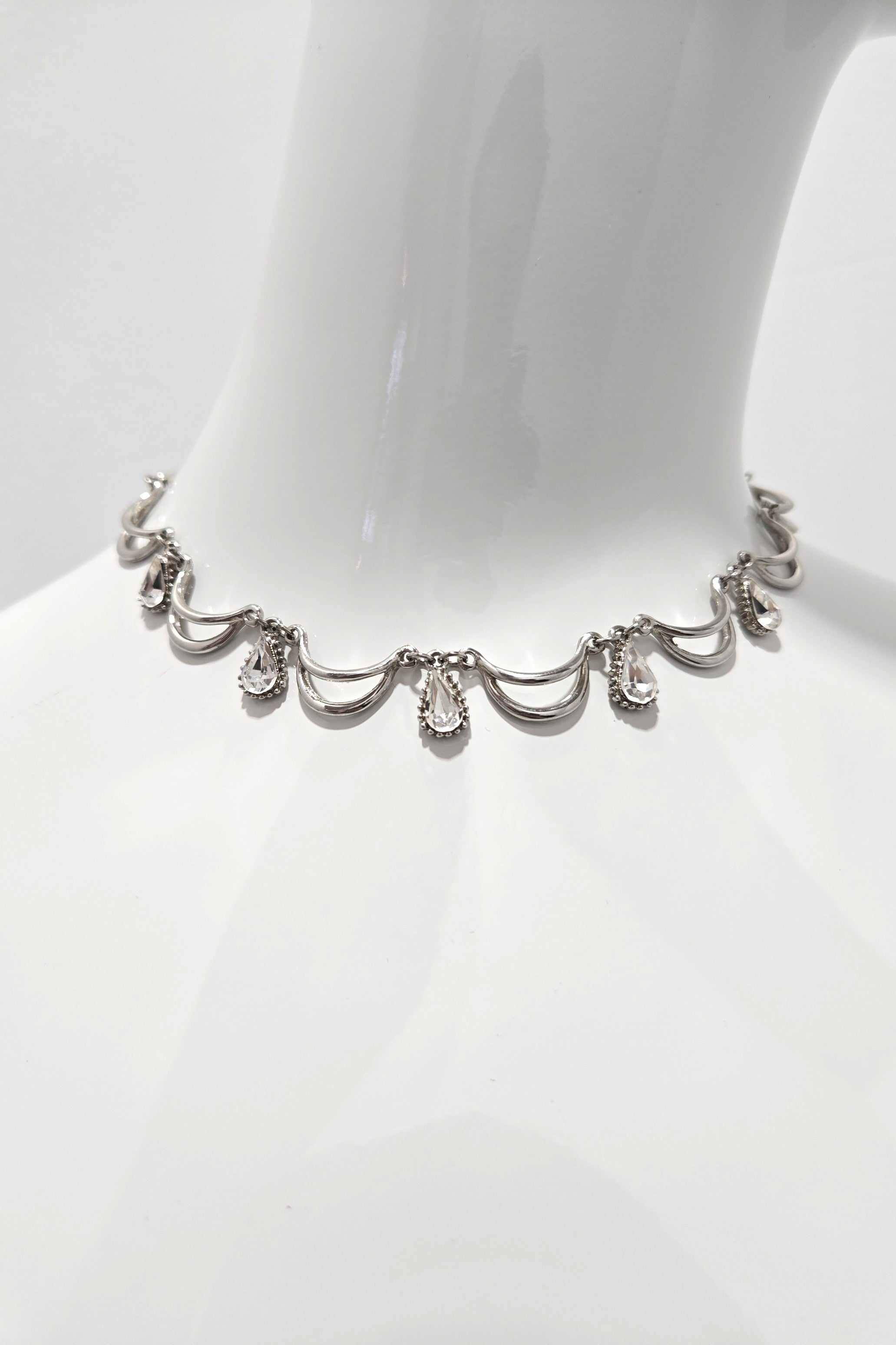 Elen Henderson Silver Pear Shape Necklace With Earrings