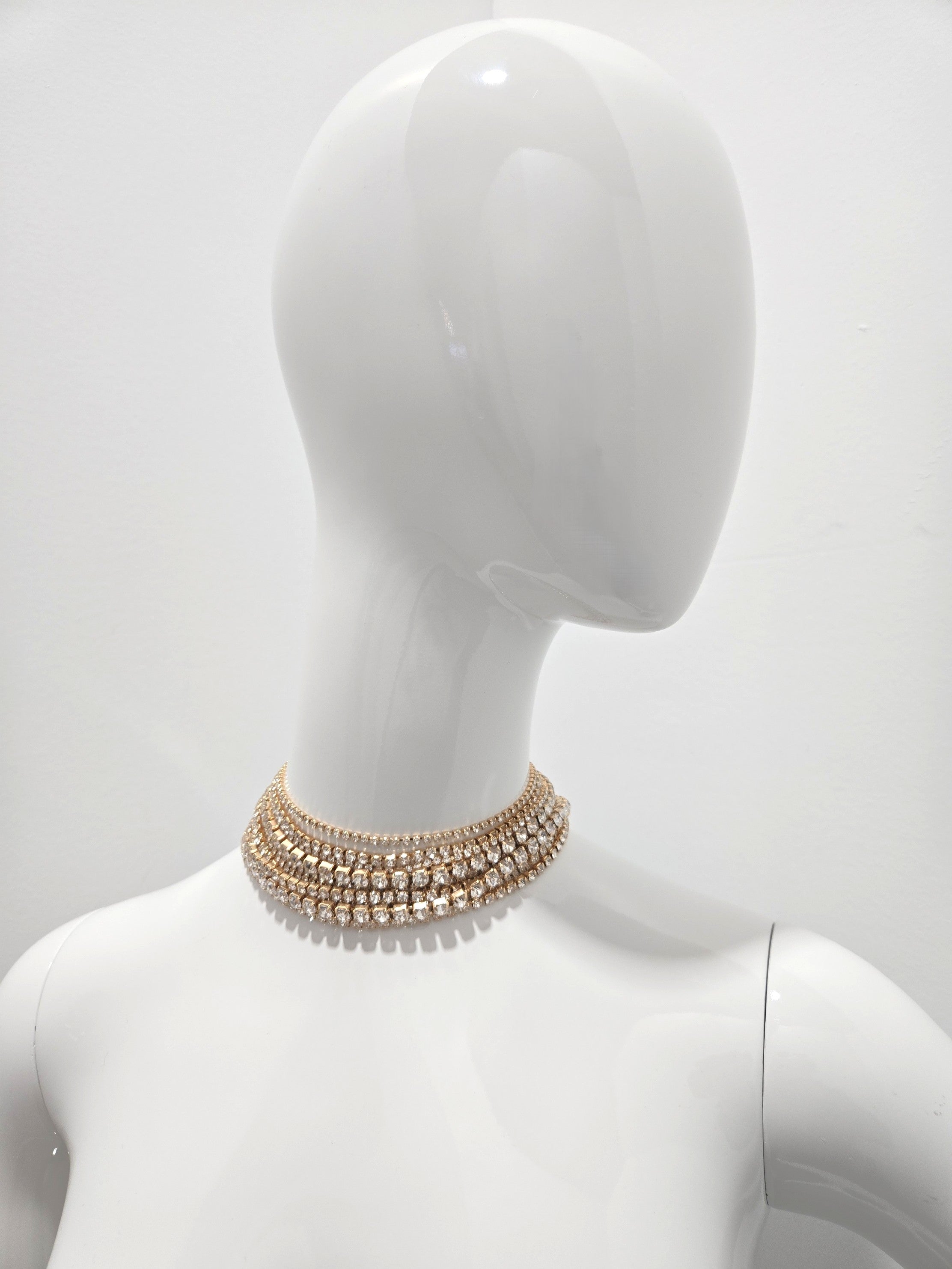 Tres Chic Embellished Crystals Golden Necklace