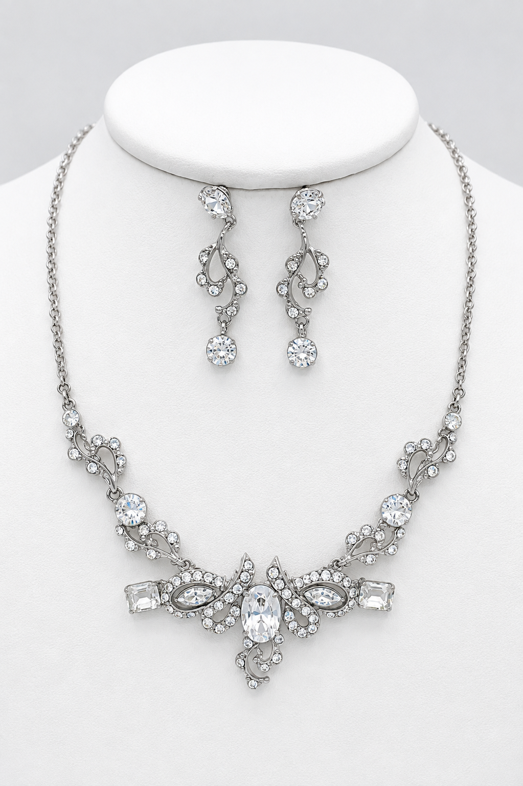 Elen Henderson Crystal Necklace and Earring Set