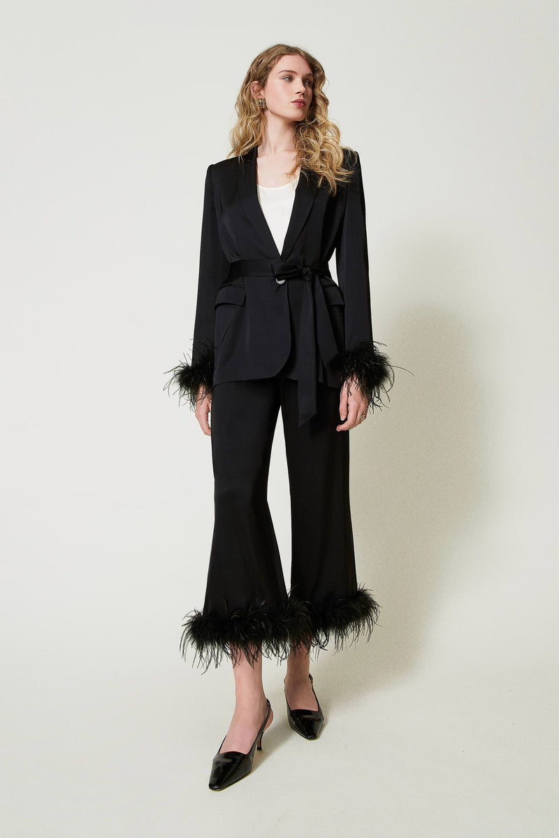 Blazer Twinset en satin avec plumes