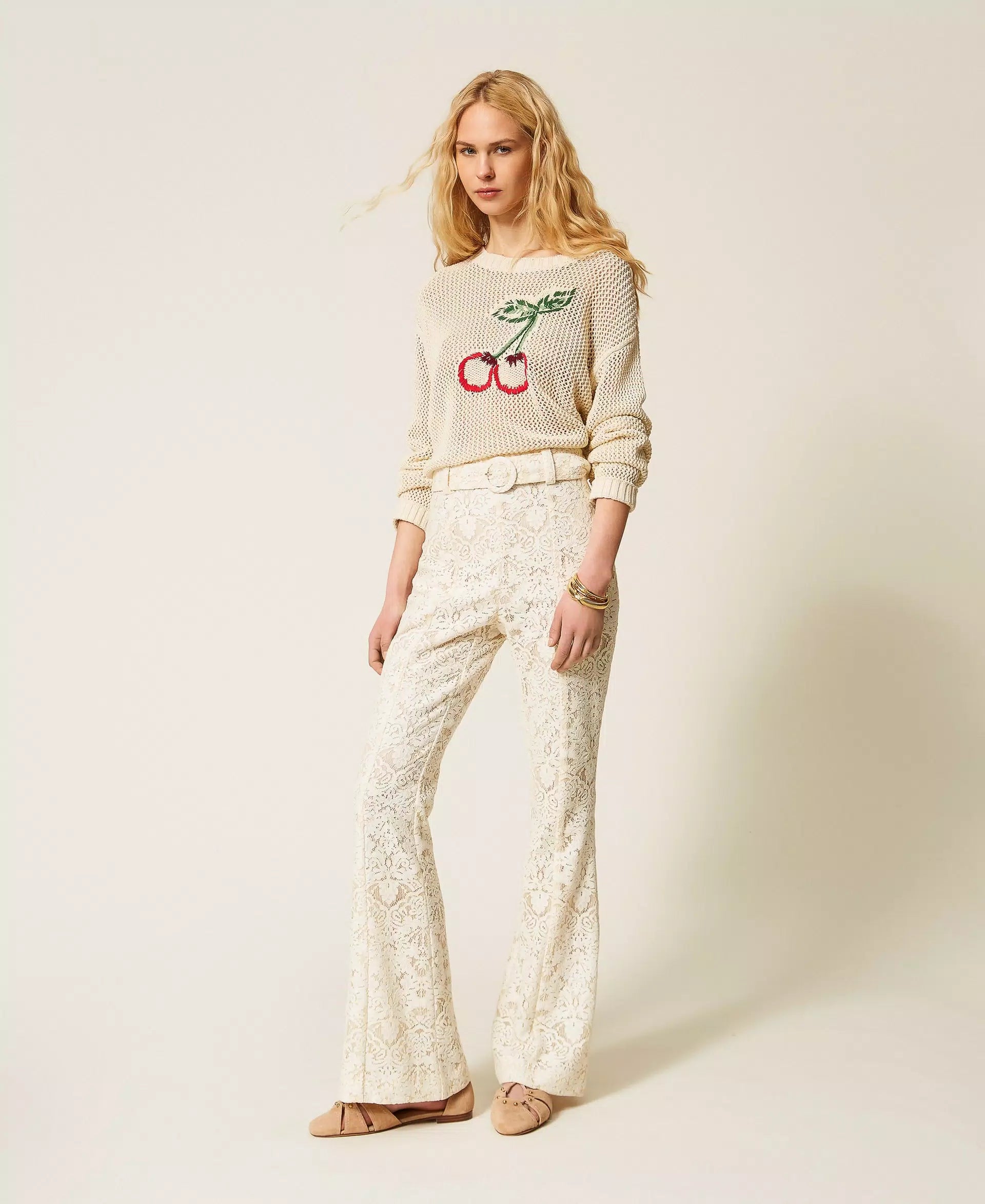 Pull avec cerises brodées à la main Twinset