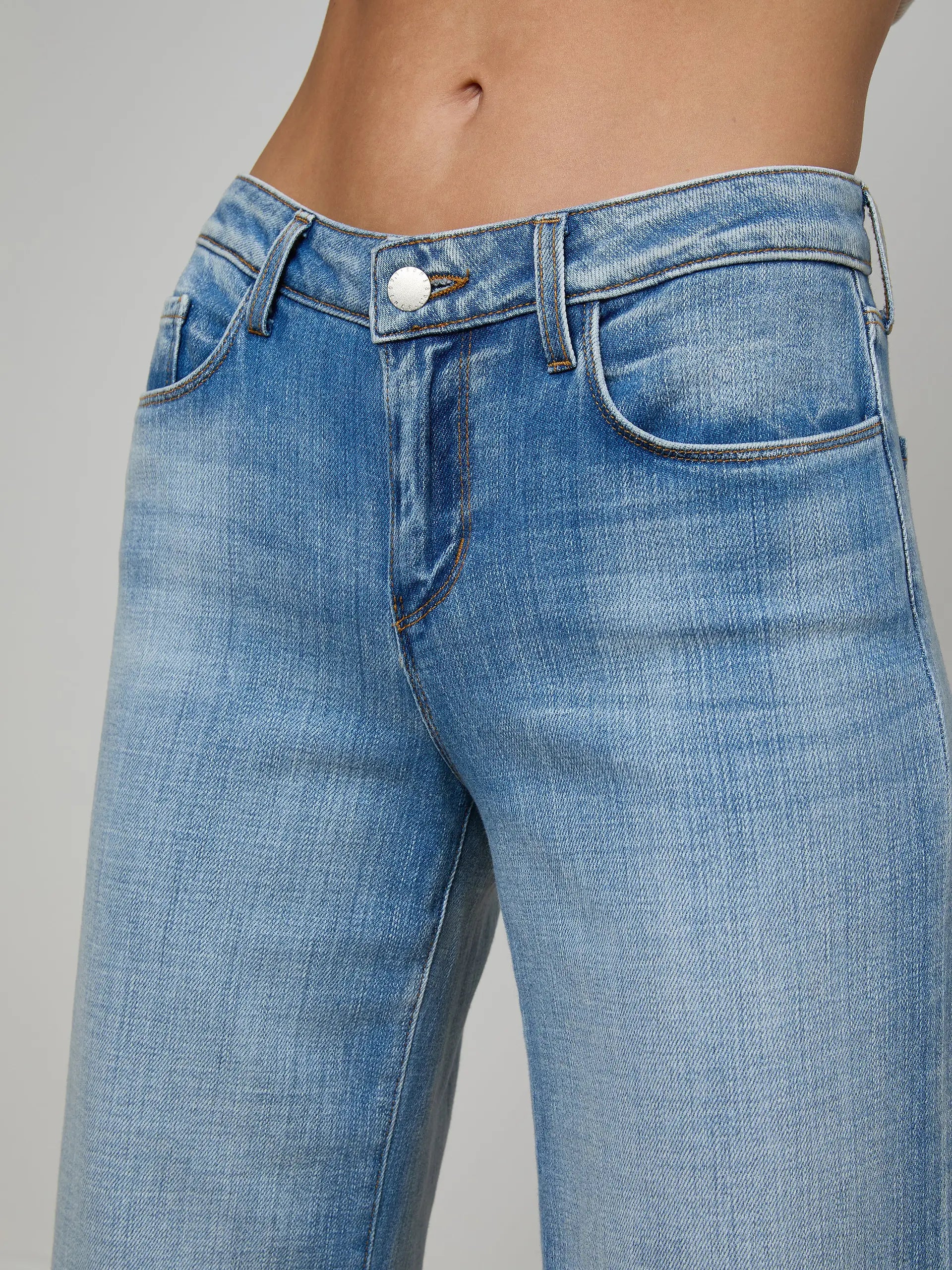 L'Agence Joanne Low-Rise Wide-Leg Jean Dry Ice