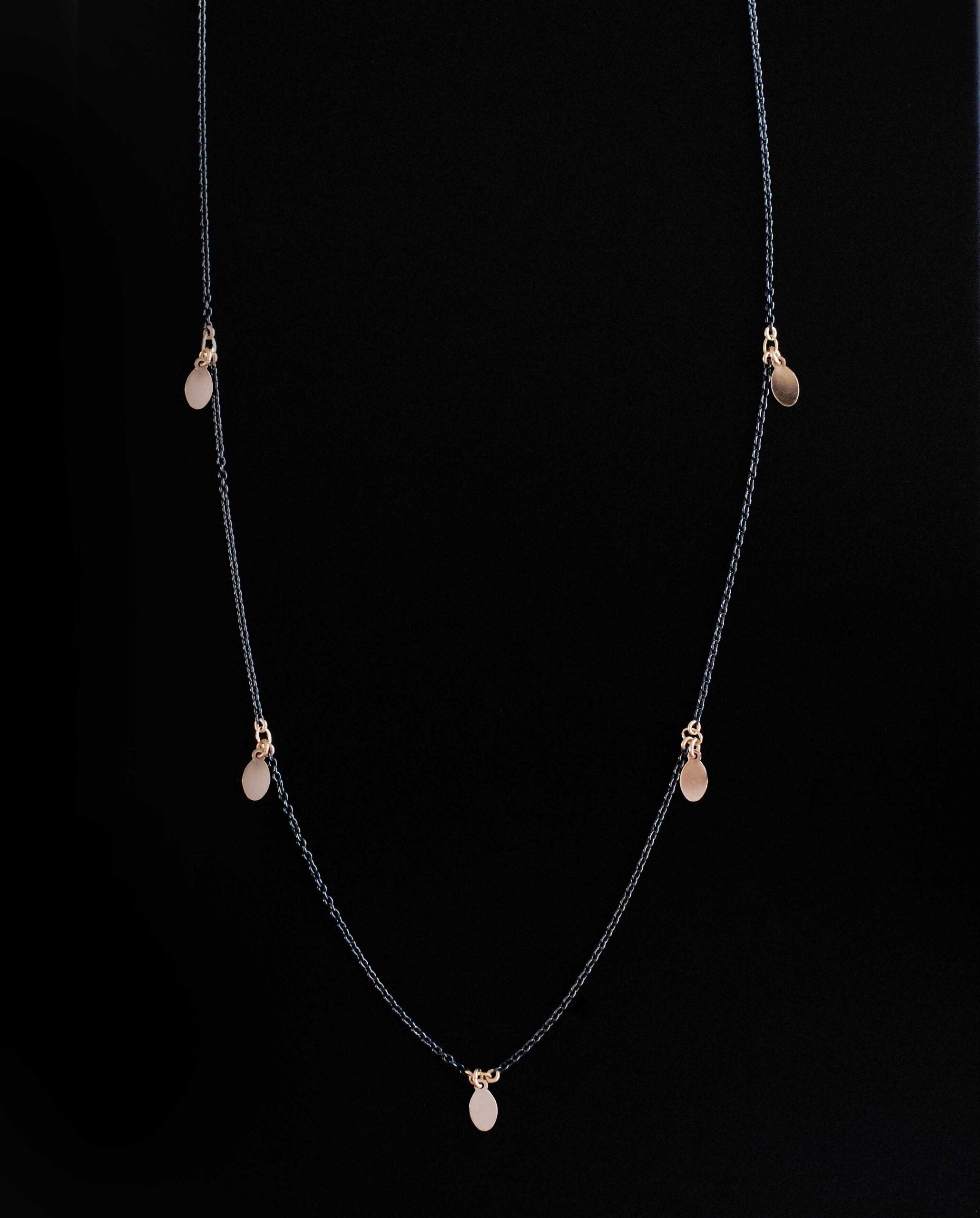 Collier en argent oxydé Harakiri Amelia-Y-O et 5 médaillons ovales en or