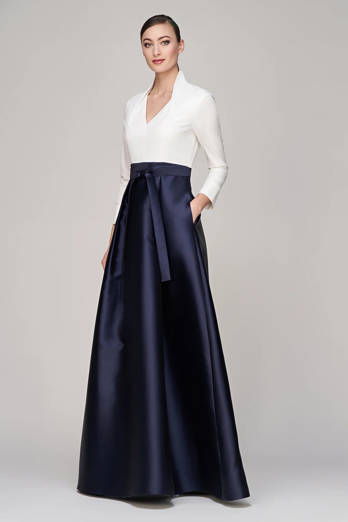 La Petite Robe de Chloe Phoebe Gown White/Dark Twilight