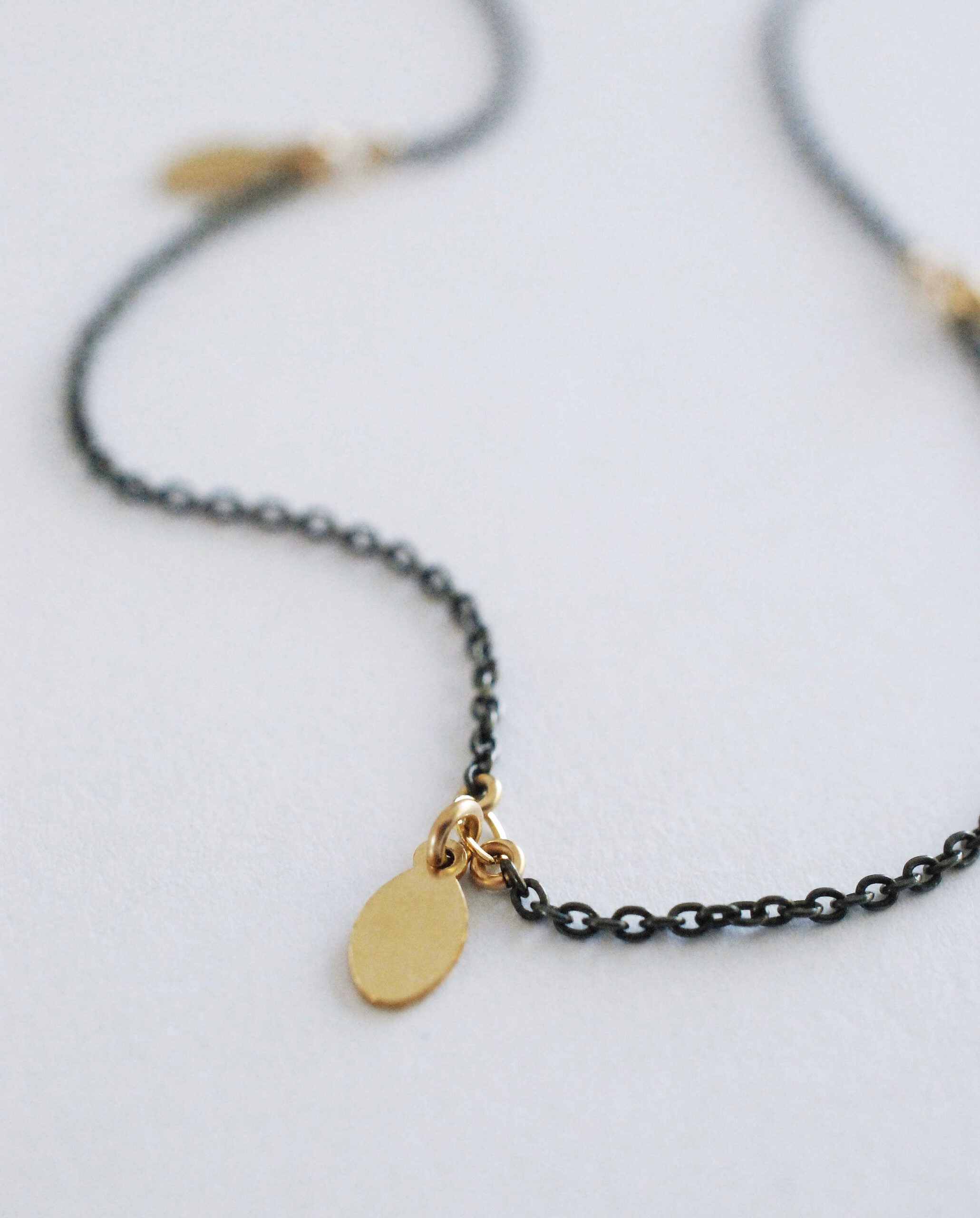 Collier en argent oxydé Harakiri Amelia-Y-O et 5 médaillons ovales en or