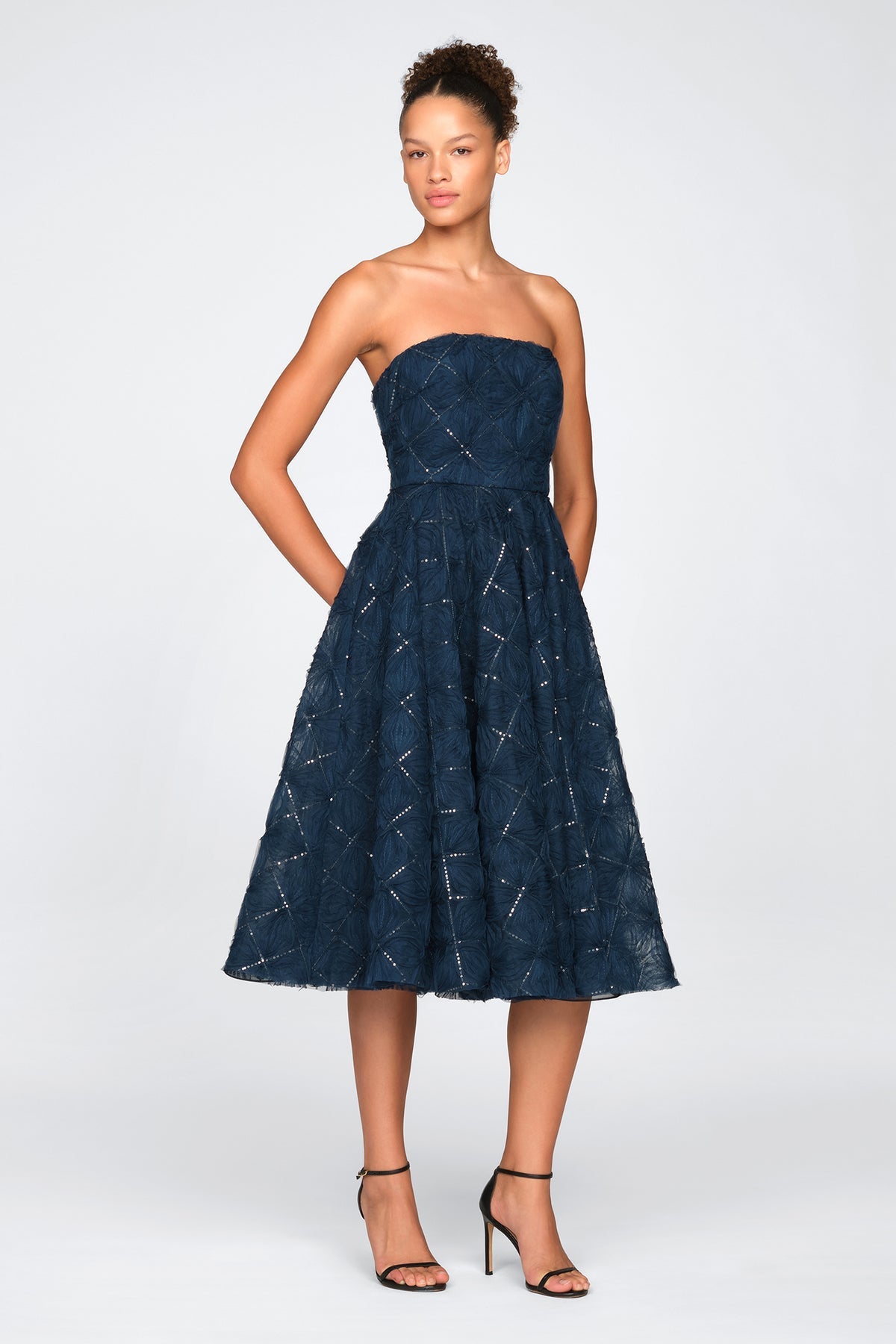 Theia Robe Cocktail en Tulle Texturé Anna