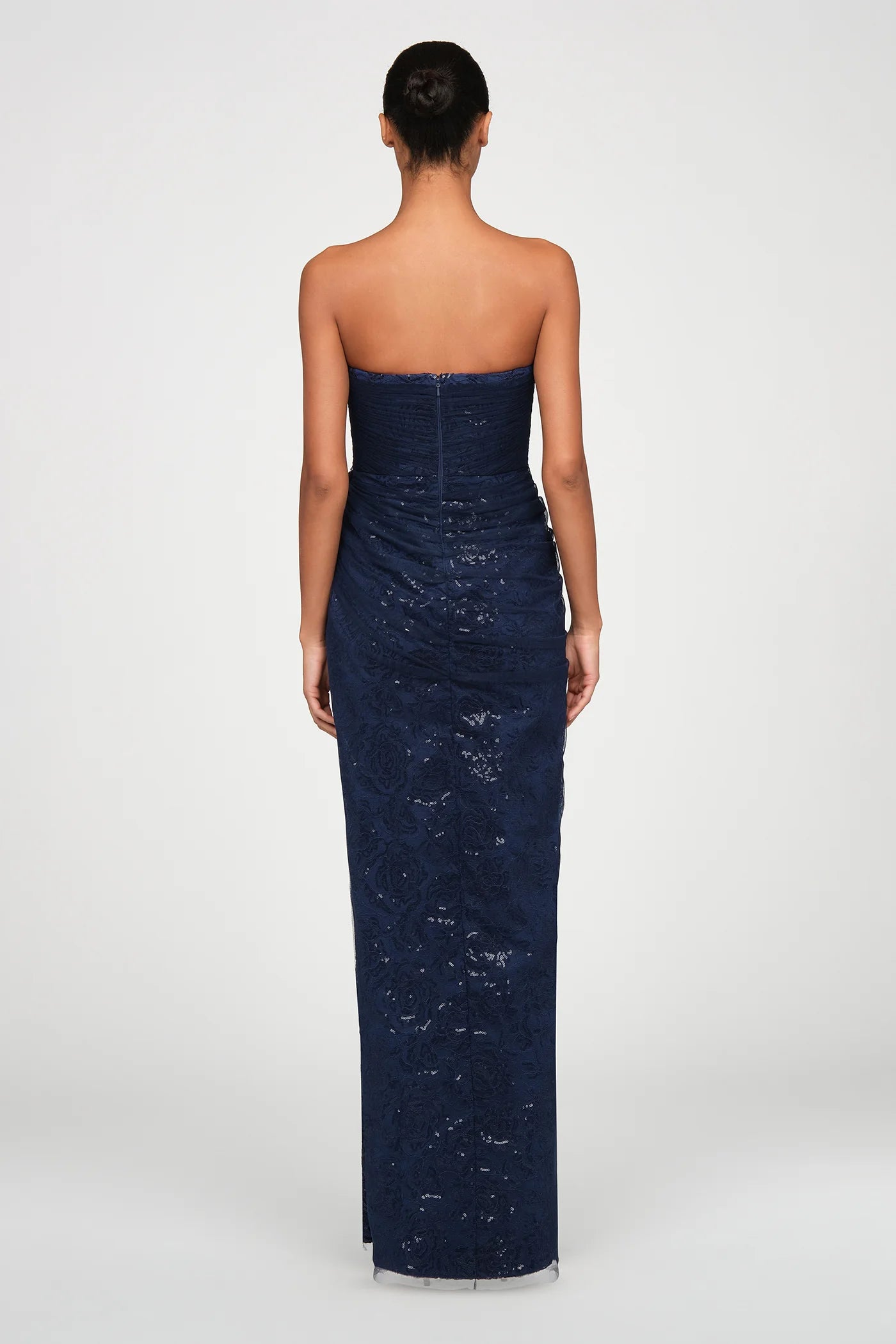 Theia Mal Robe bustier en dentelle perlée Glass Garden