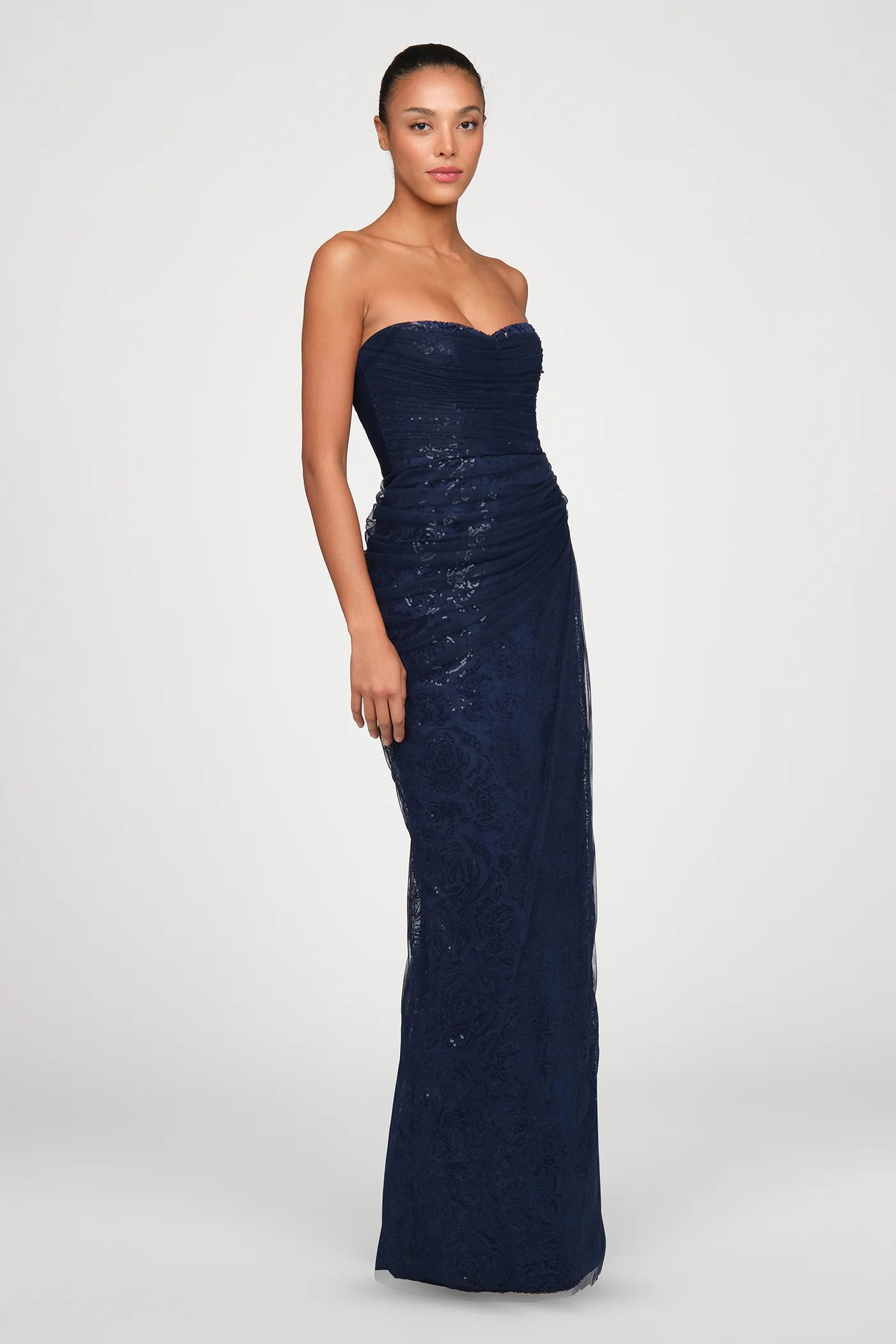Theia Mal Robe bustier en dentelle perlée Glass Garden
