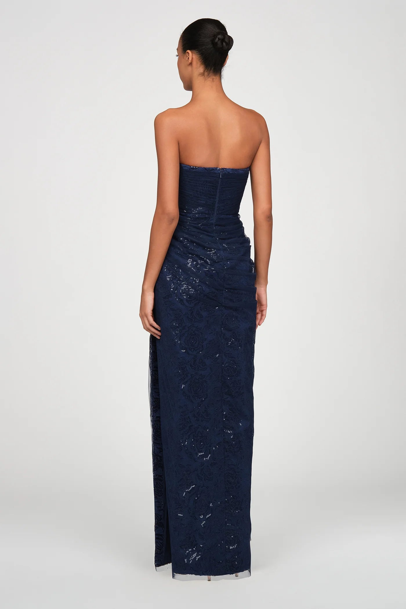 Theia Mal Robe bustier en dentelle perlée Glass Garden