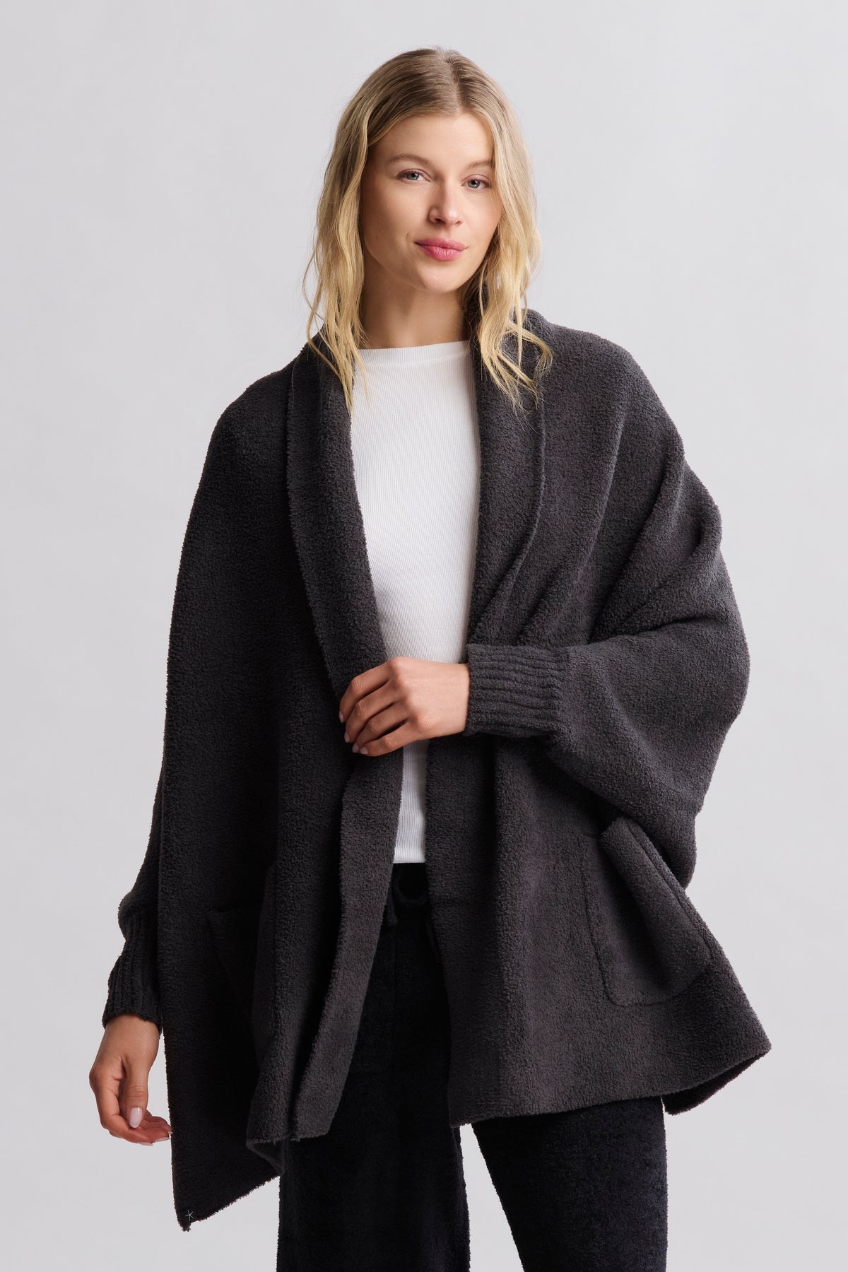 Barefoot Dreams Womens Cozychic Blanket Wrap Carbon