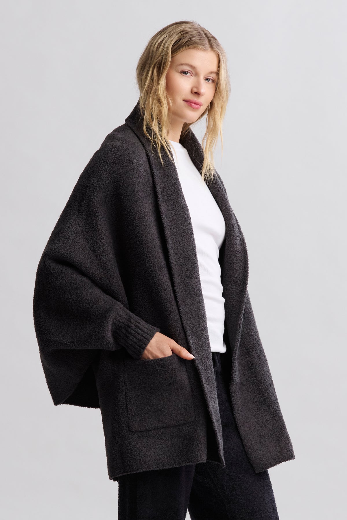 Barefoot Dreams Womens Cozychic Blanket Wrap Carbon