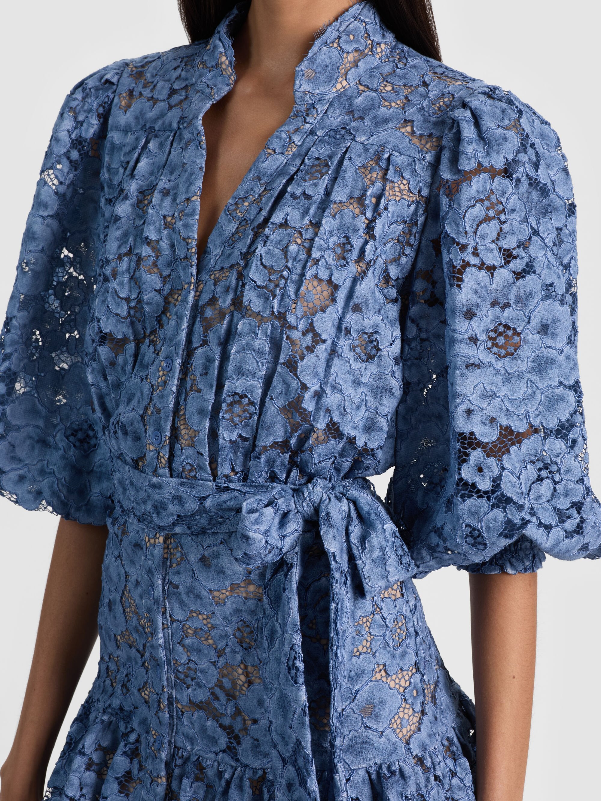 Robe chemise mini à volants Cora indigo Alice & Olivia