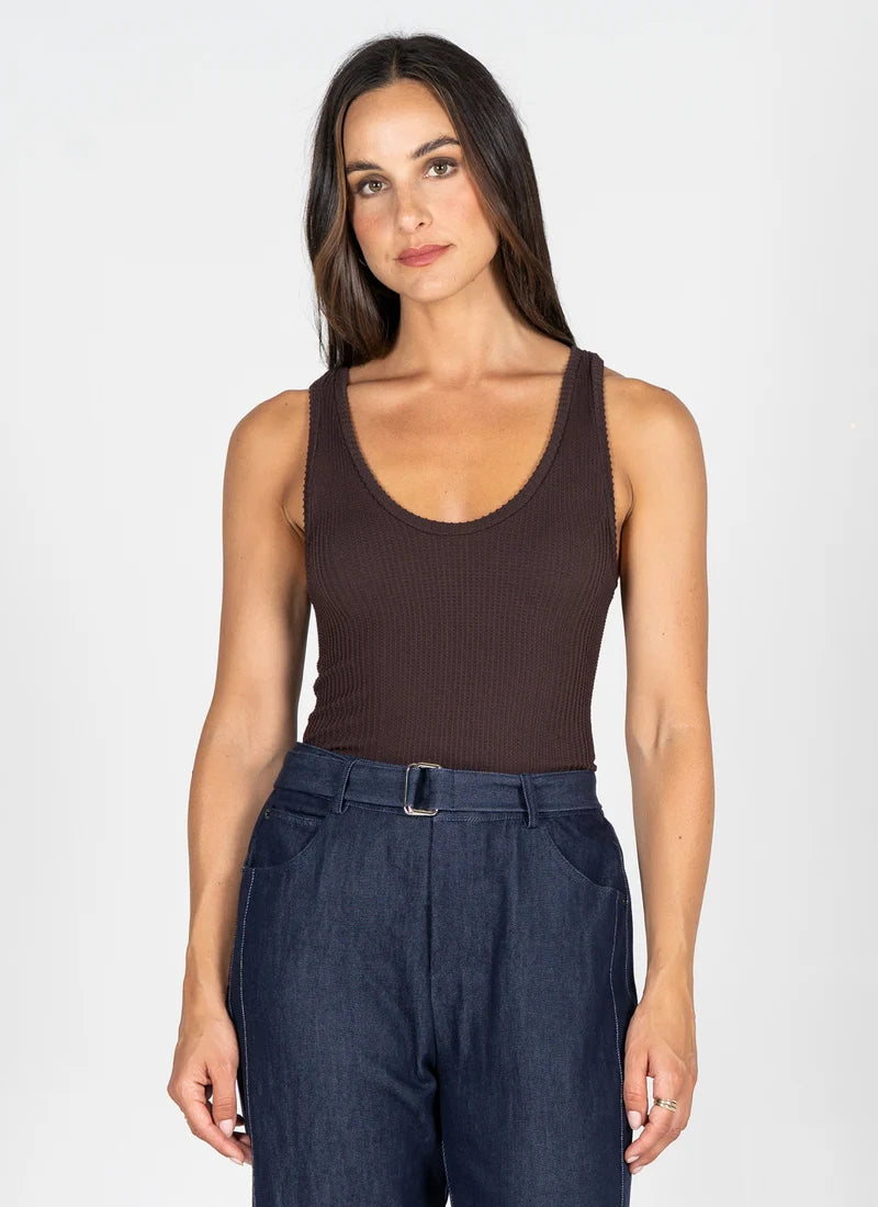 C'est Moi Seamless Textured Tank - Brown