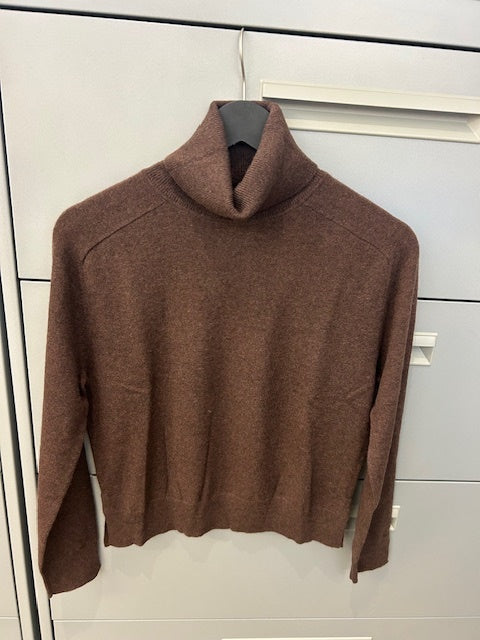 Notshy Cafe Pola Relaxed Turtleneck Sweater