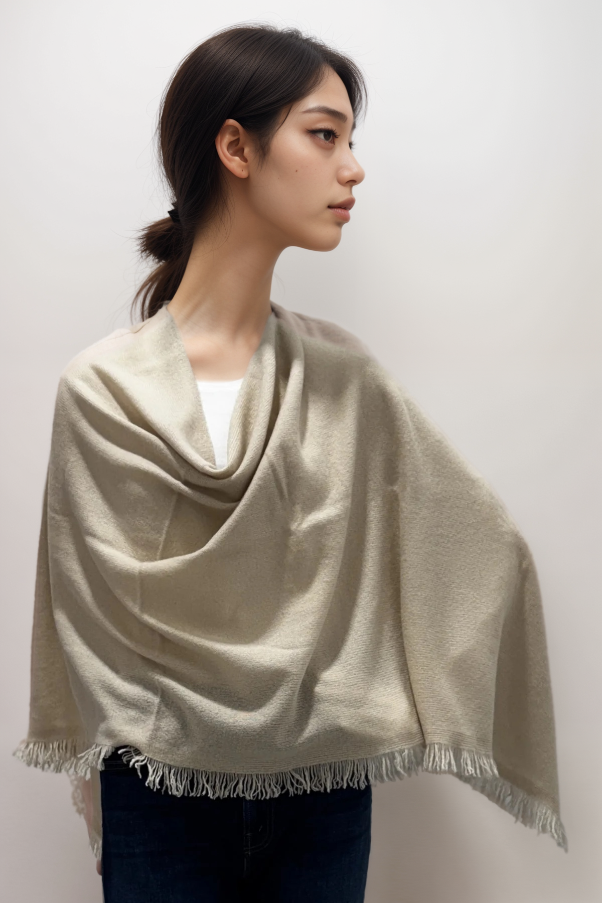 Poncho écharpe à motifs répétitifs