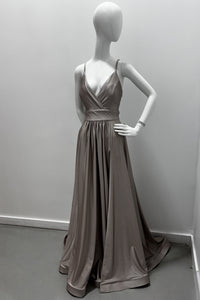 Robe longue à bretelles spaghetti Jessica Angel pour bal