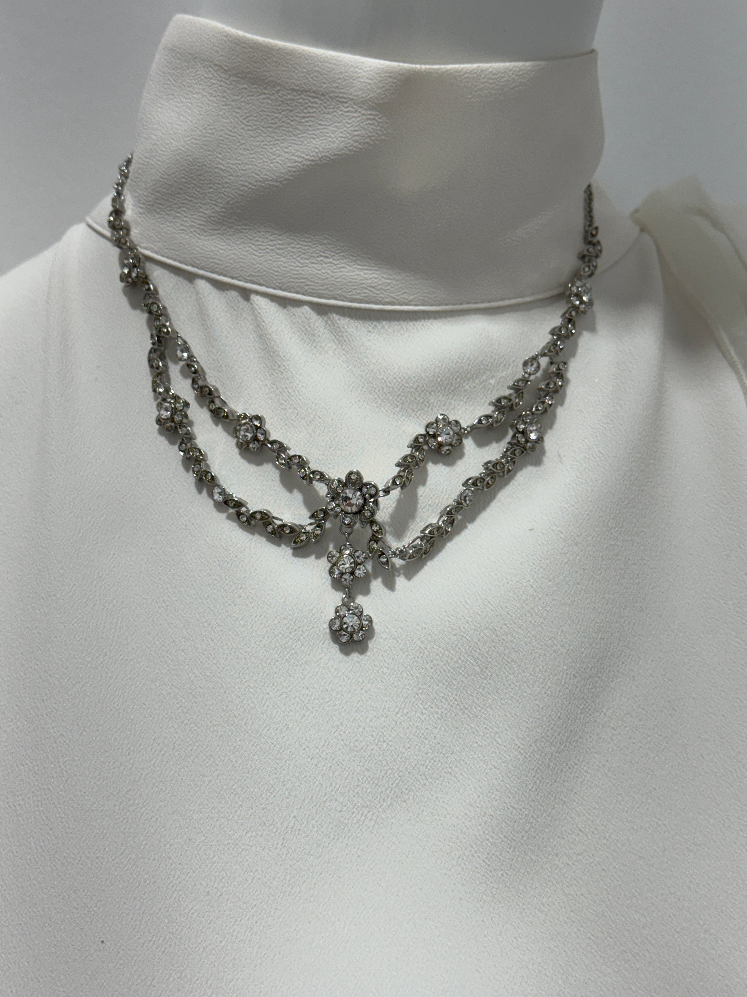 Elen Henderson Flower Design Neckalce and earring set