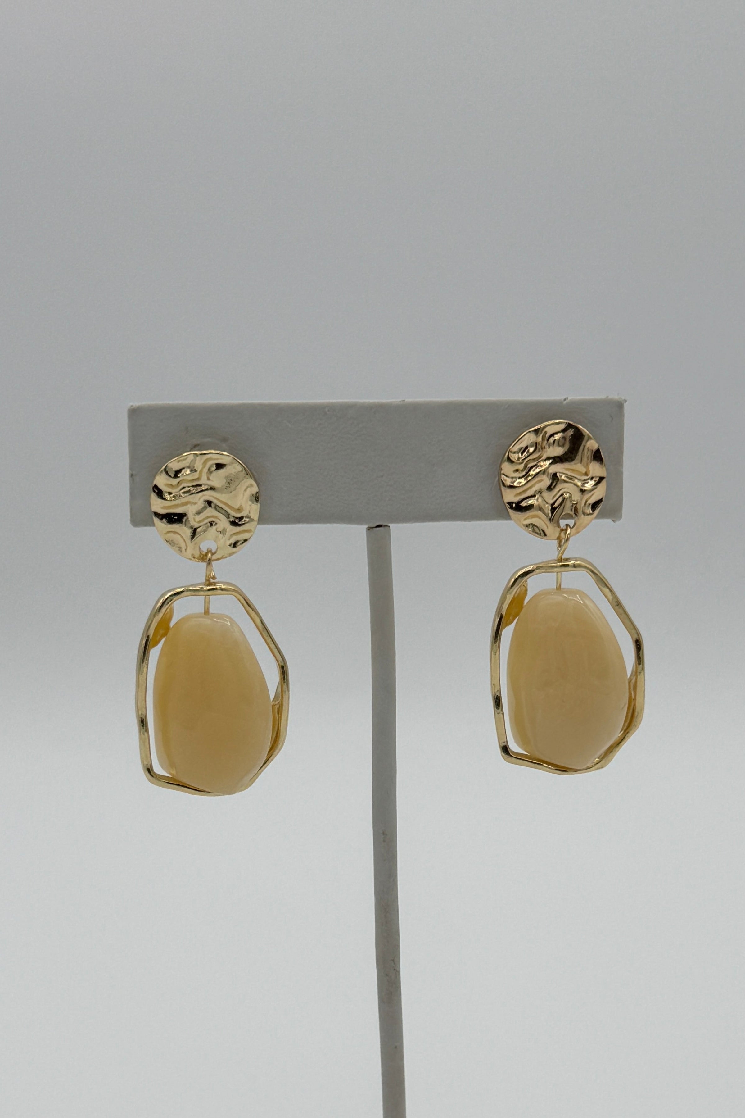 Boucles d'oreilles Tres Chic en pierre transparente crème avec feuille