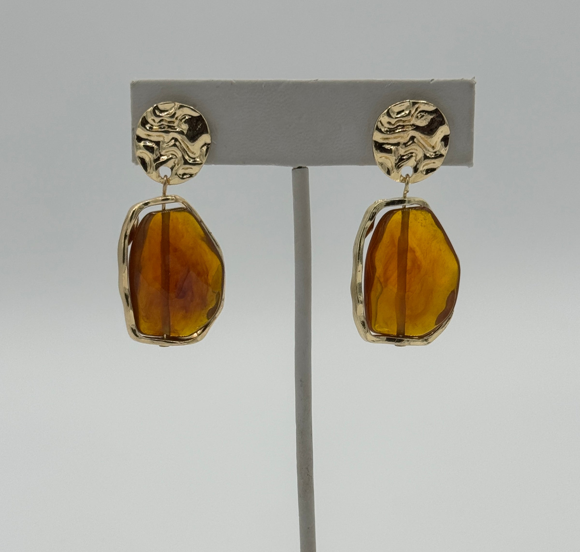 Boucles d'oreilles en pierre brune Tres Chic avec feuille