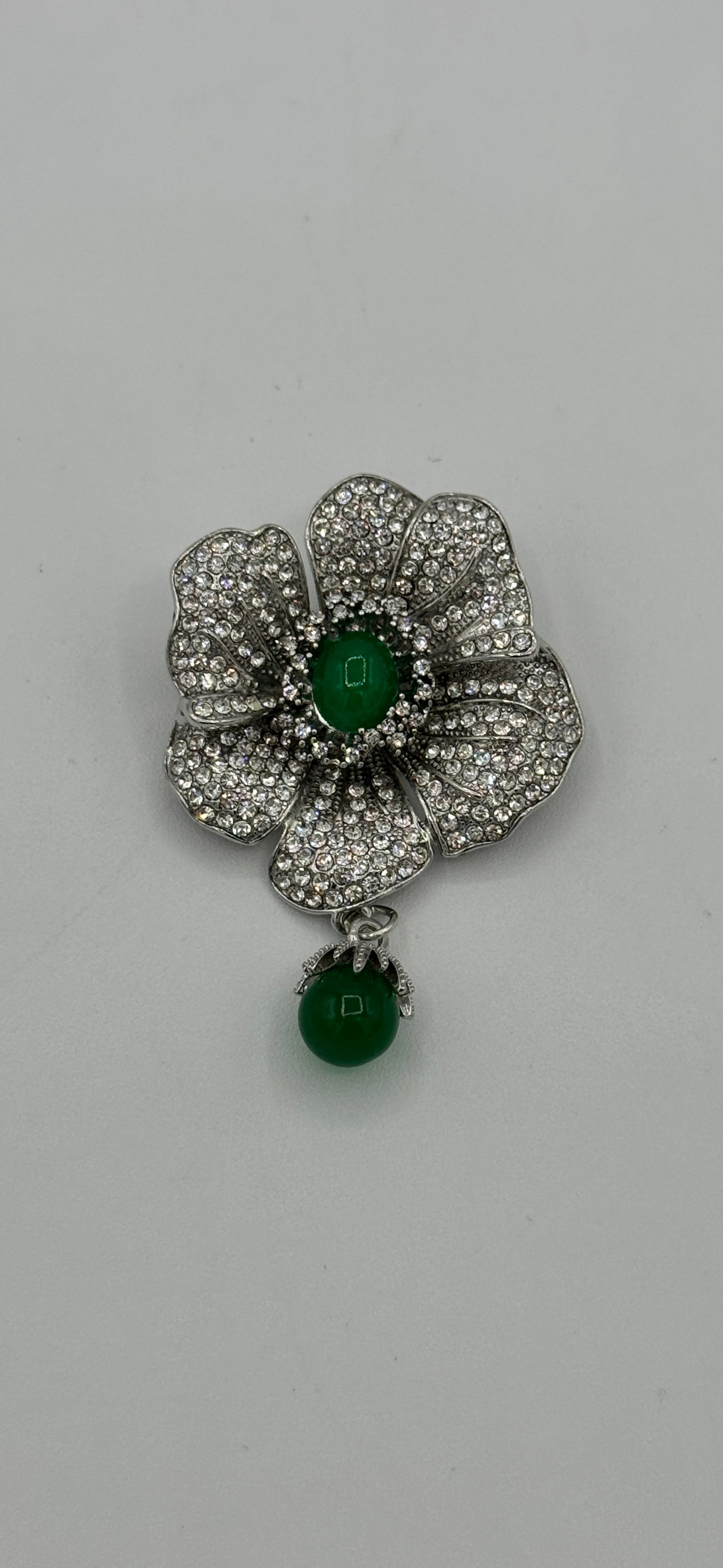 Tres Chic Roses Brooch