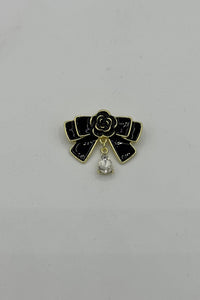 Broche Chanel Tres Chic en forme de nœud