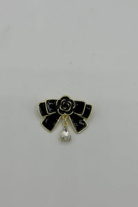 Broche Chanel Tres Chic en forme de nœud