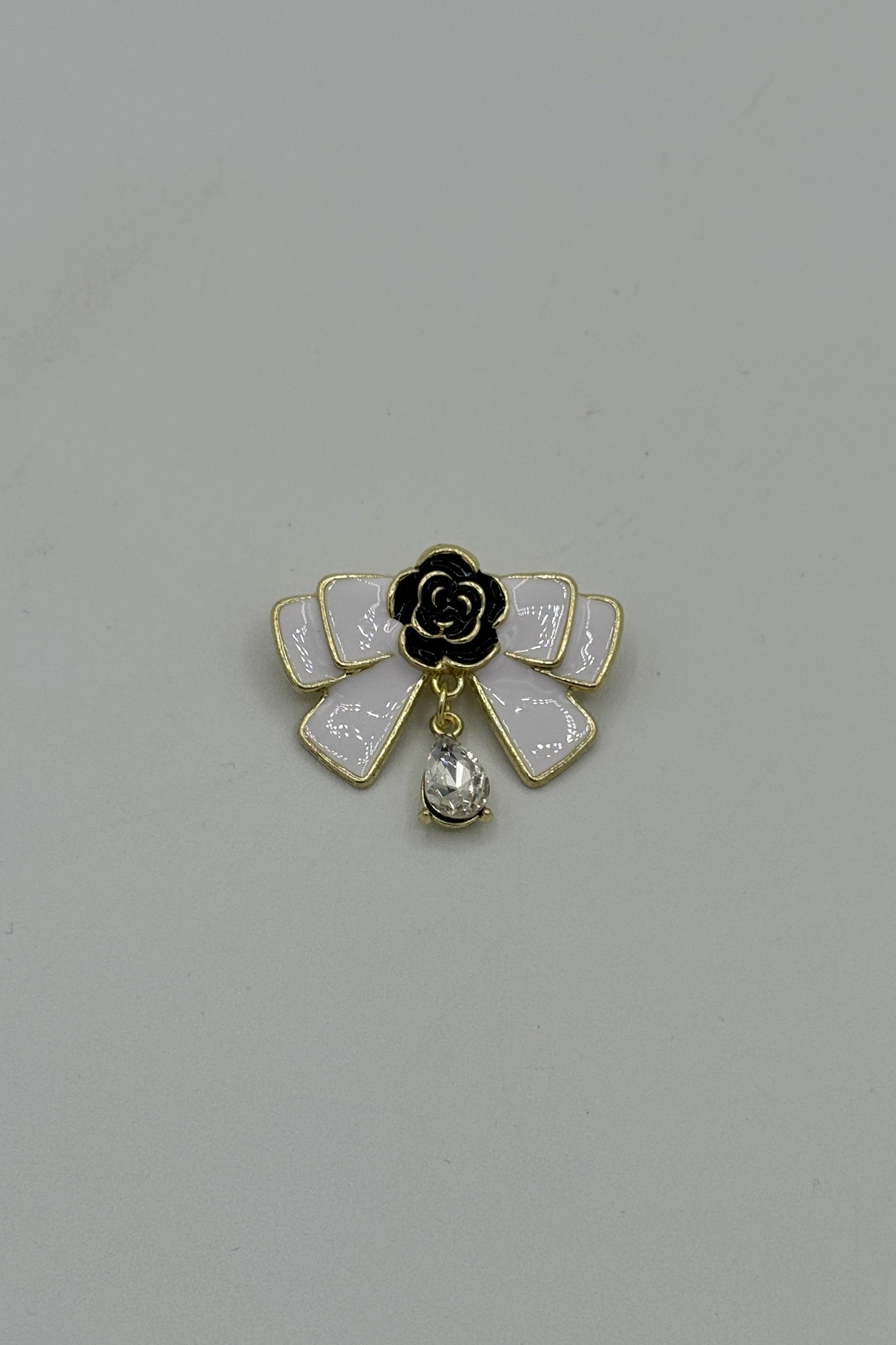 Broche Chanel Tres Chic en forme de nœud