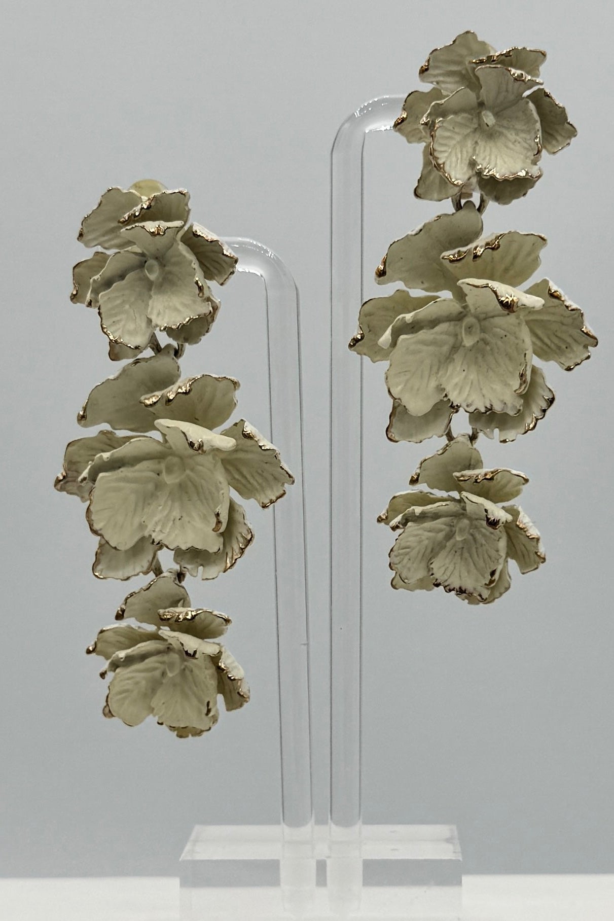 Boucles d'oreilles à clip Trois Roses Crème Tres Chic