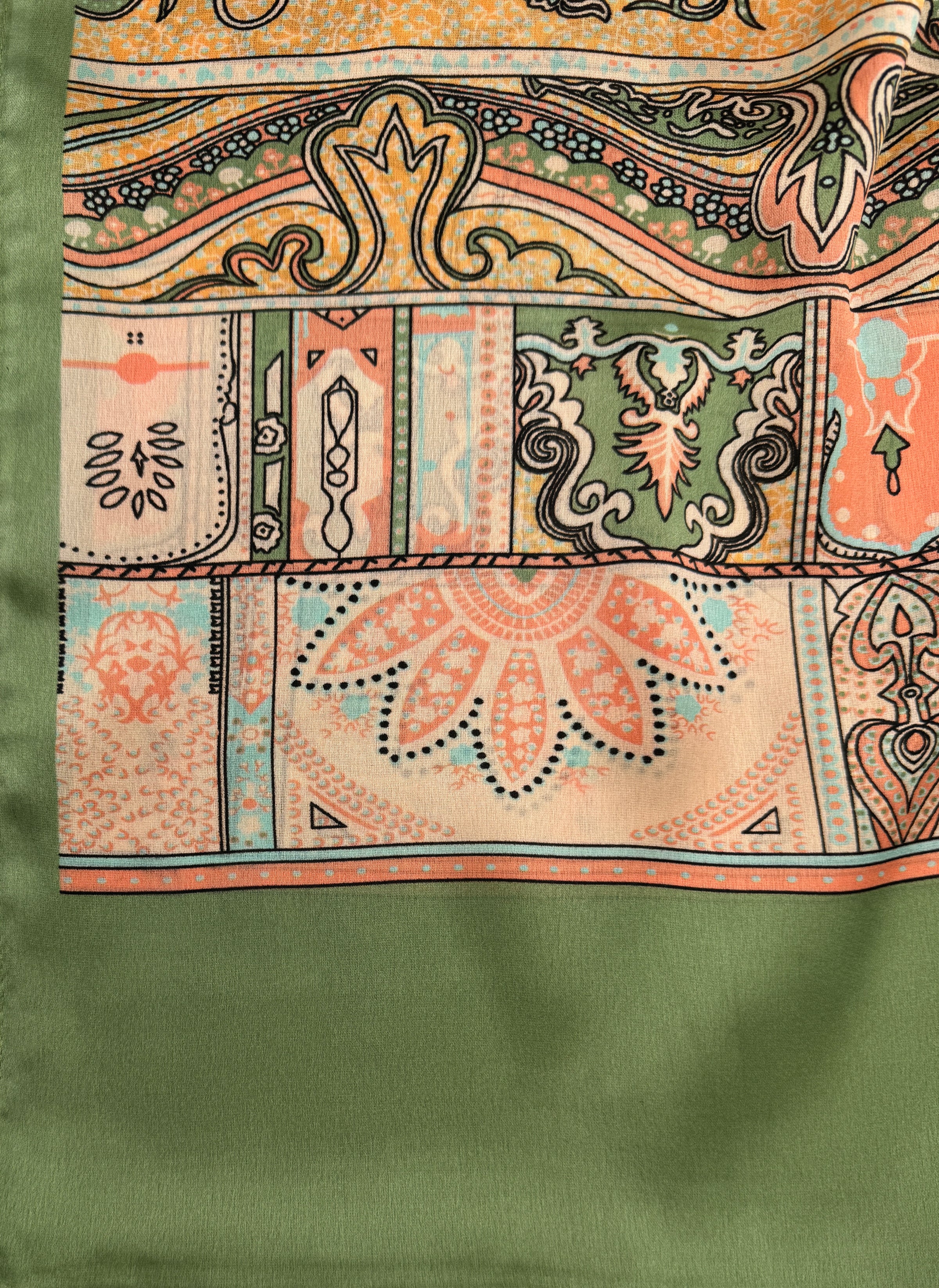 Écharpe en soie Élégance Verdoyante