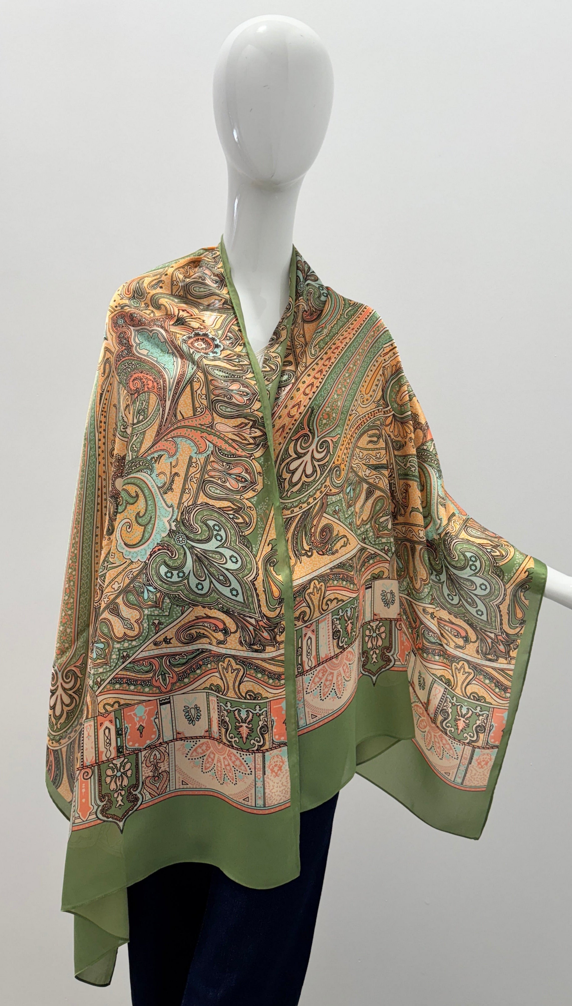 Écharpe en soie Élégance Verdoyante