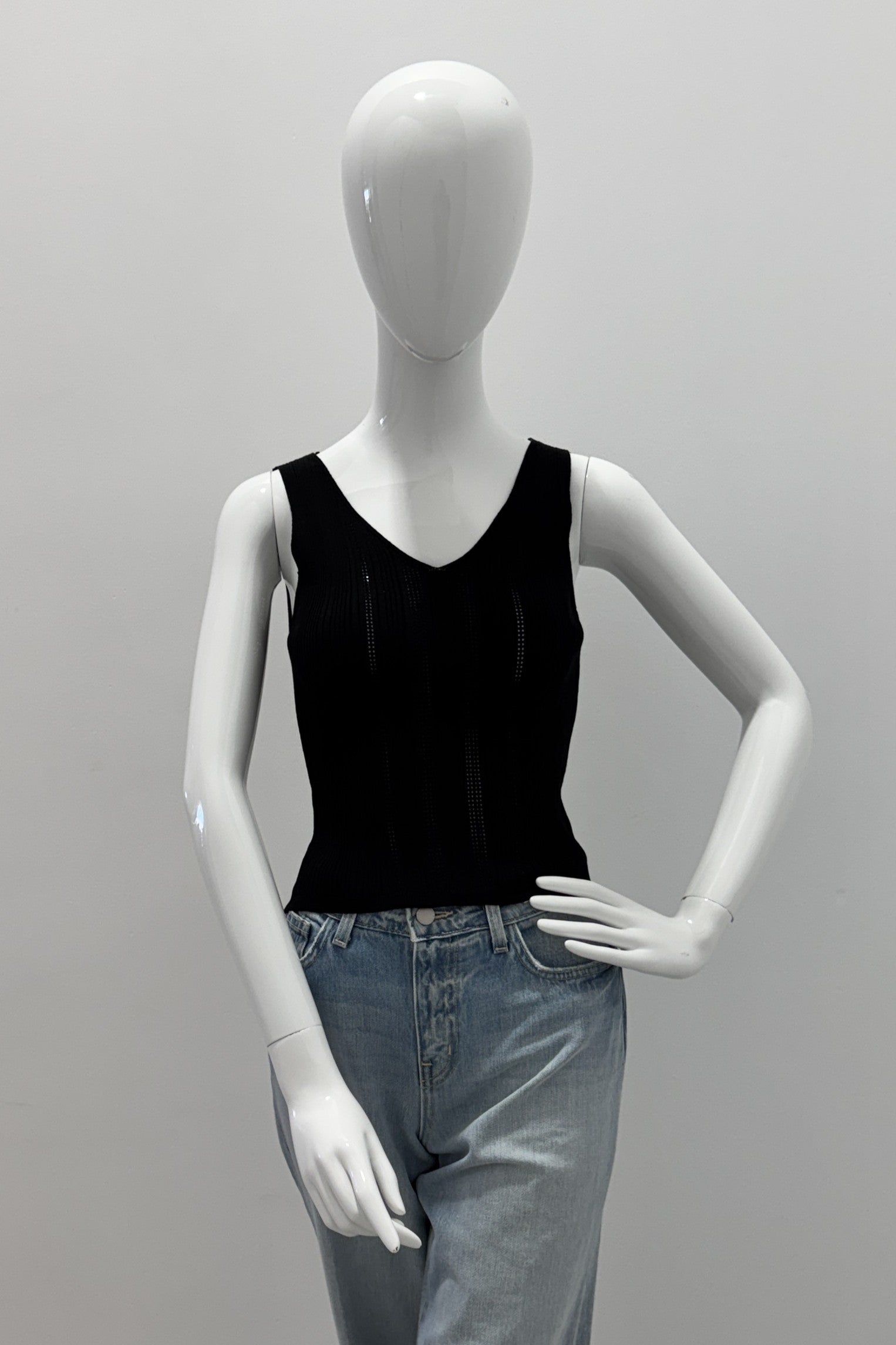 Purotatto V-Neck Tank Top Black