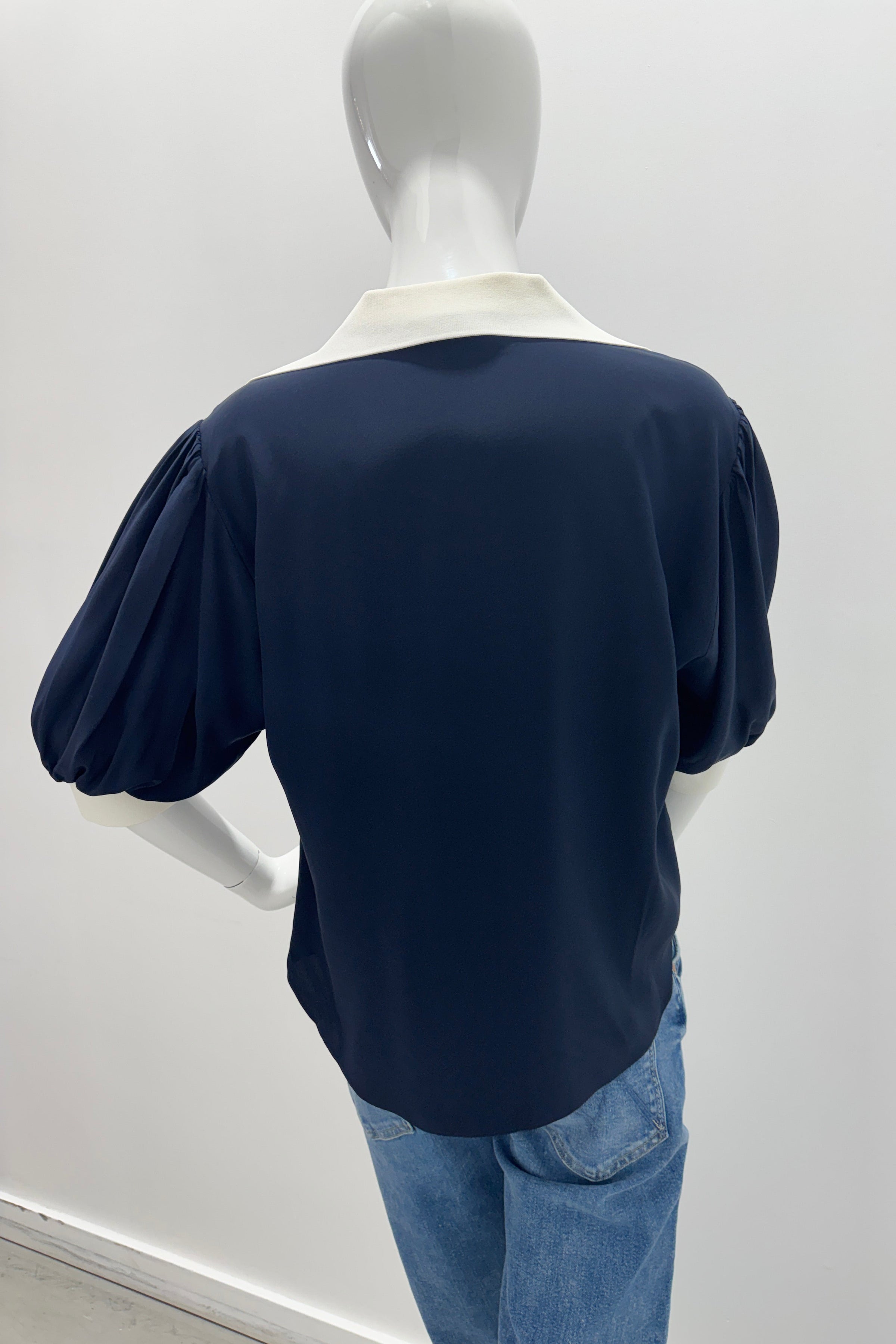 Top Cinq À Sept Weiley en soie 100 % marine/crème