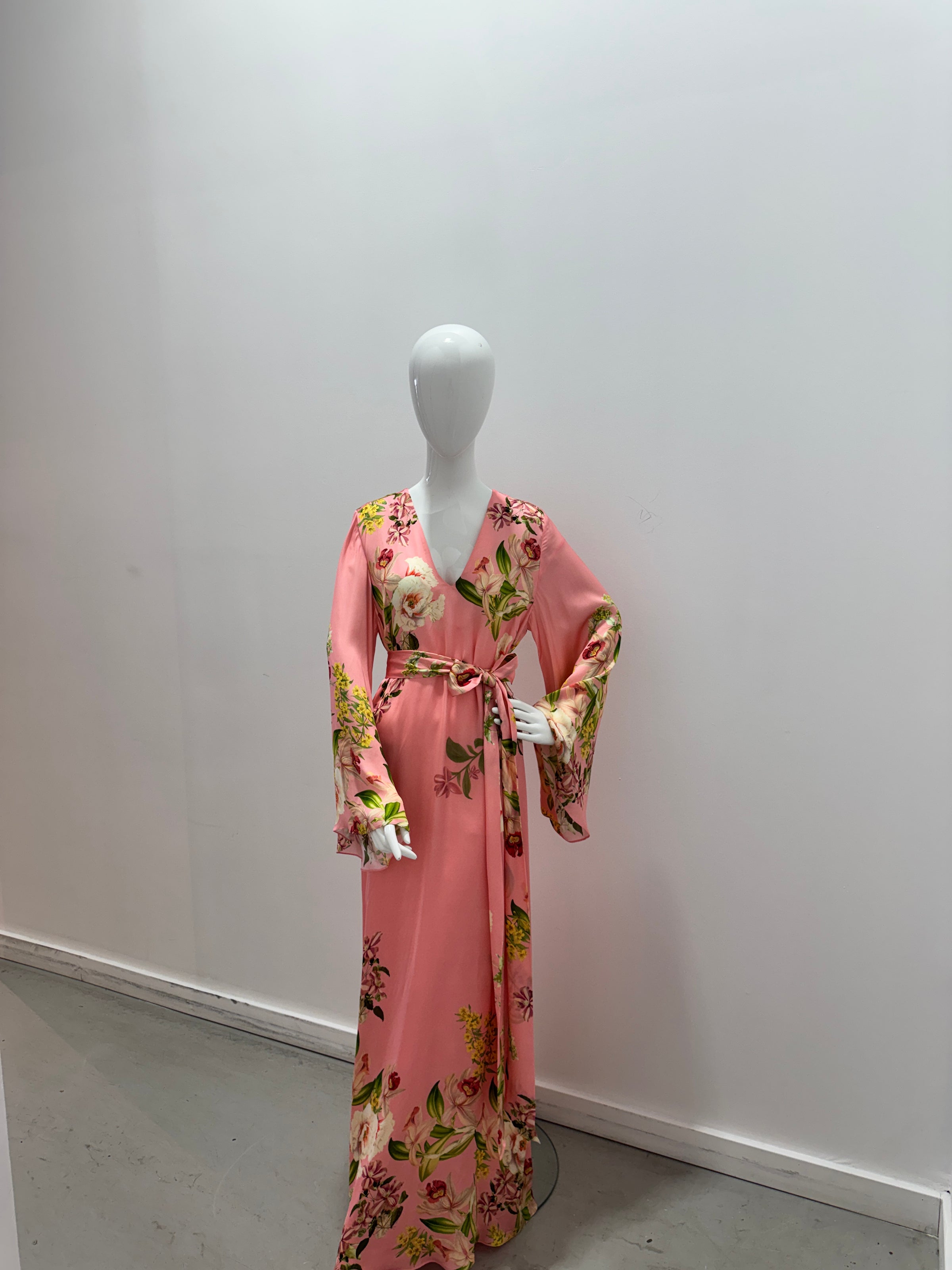 Maxi kaftan Hemant & Nandita avec ceinture rose
