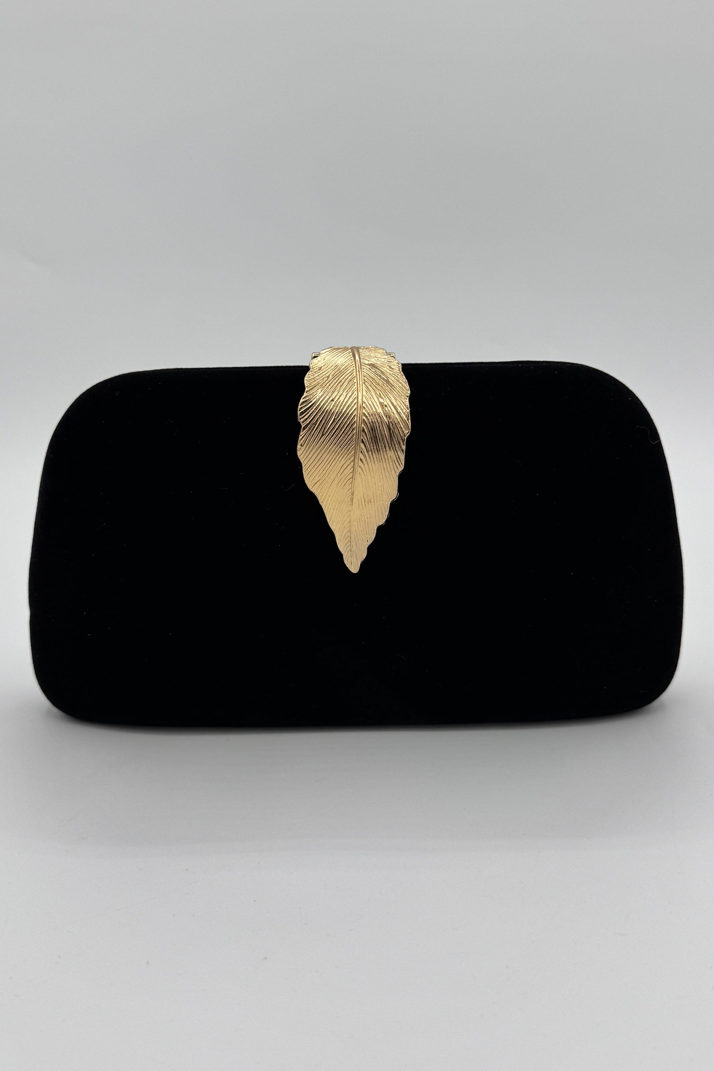 Très Chic Leaf Clutch Velvet