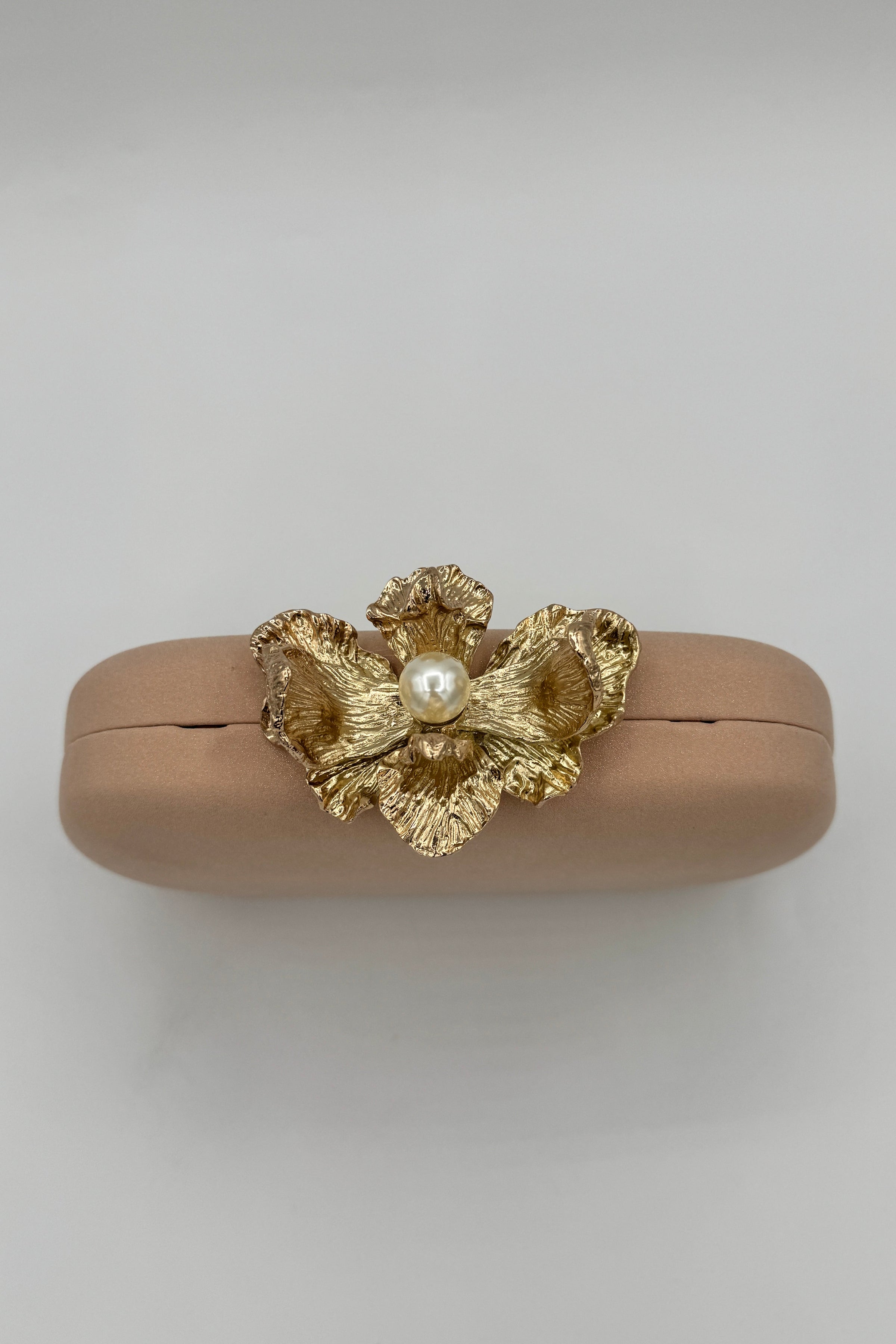 Très Chic Flower Clutch Pink