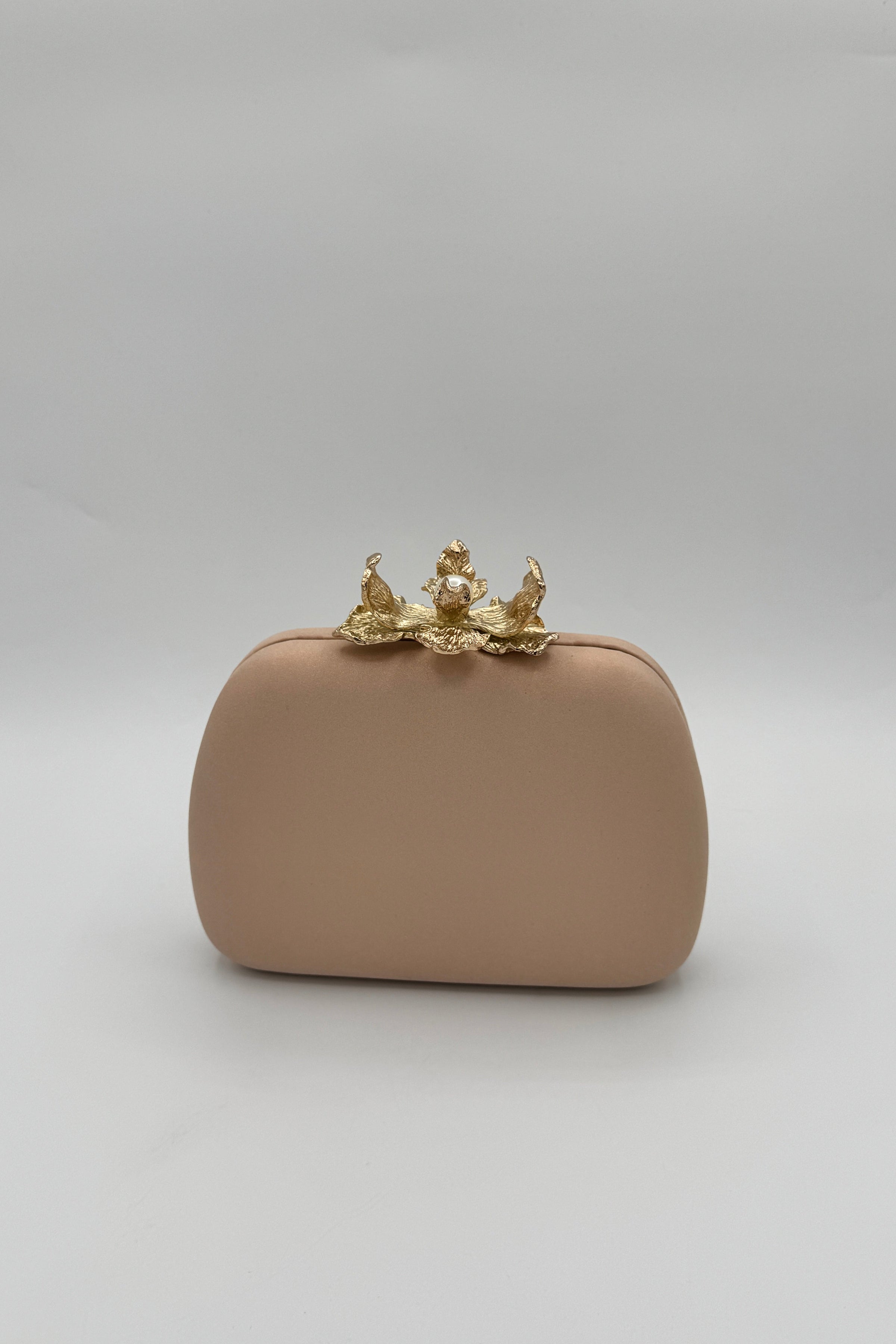 Très Chic Flower Clutch Pink