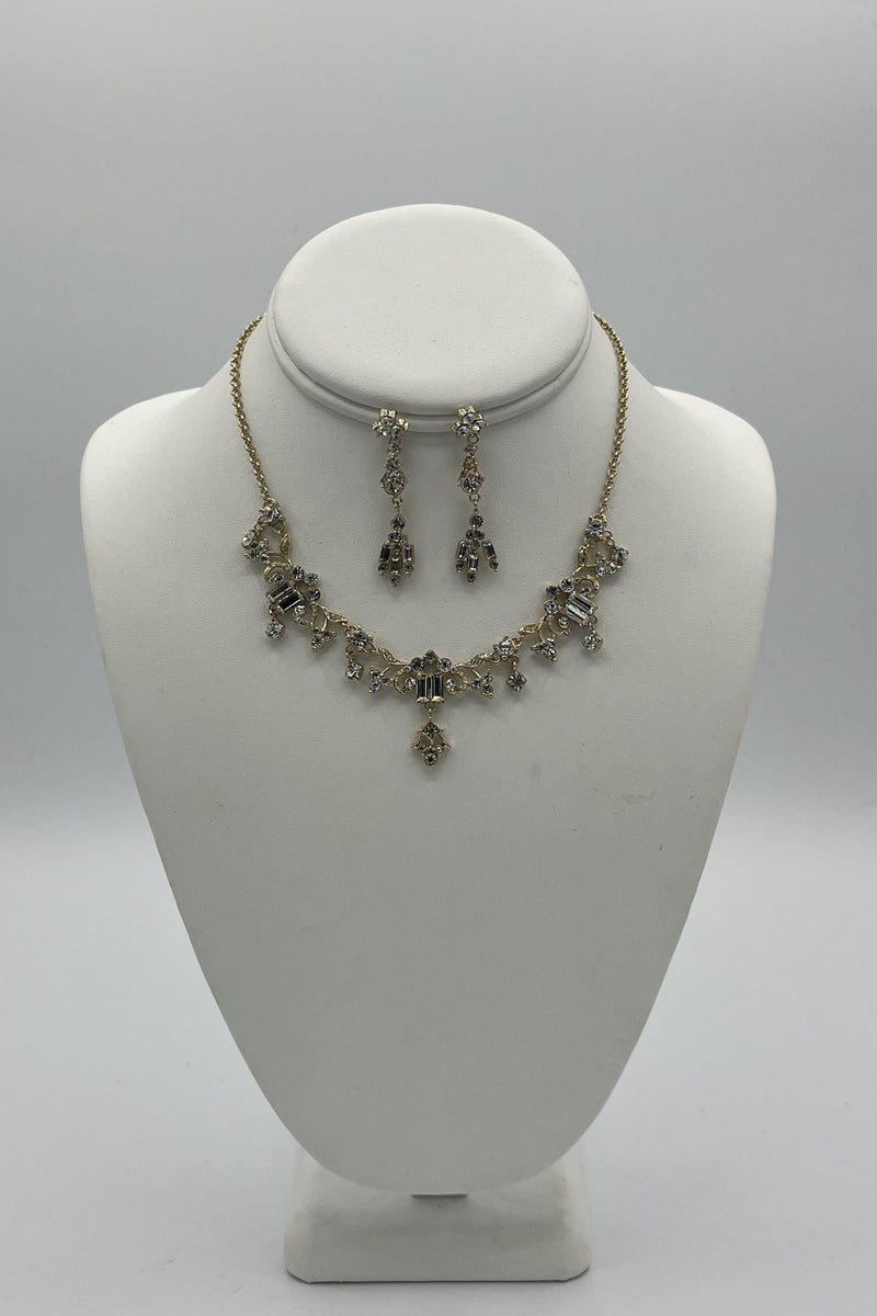 Elen Henderson Crystal Necklace With Drop Earrings Set