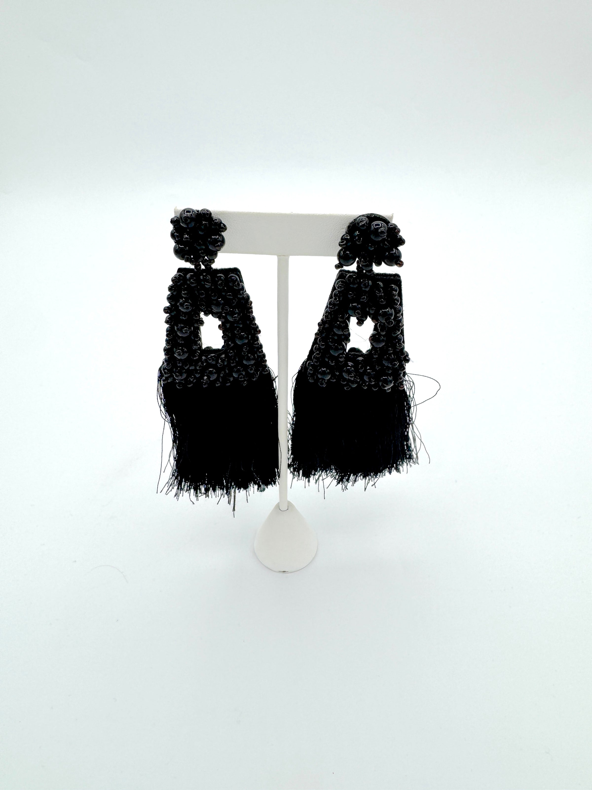 Très Chic Fringe Earrings Black