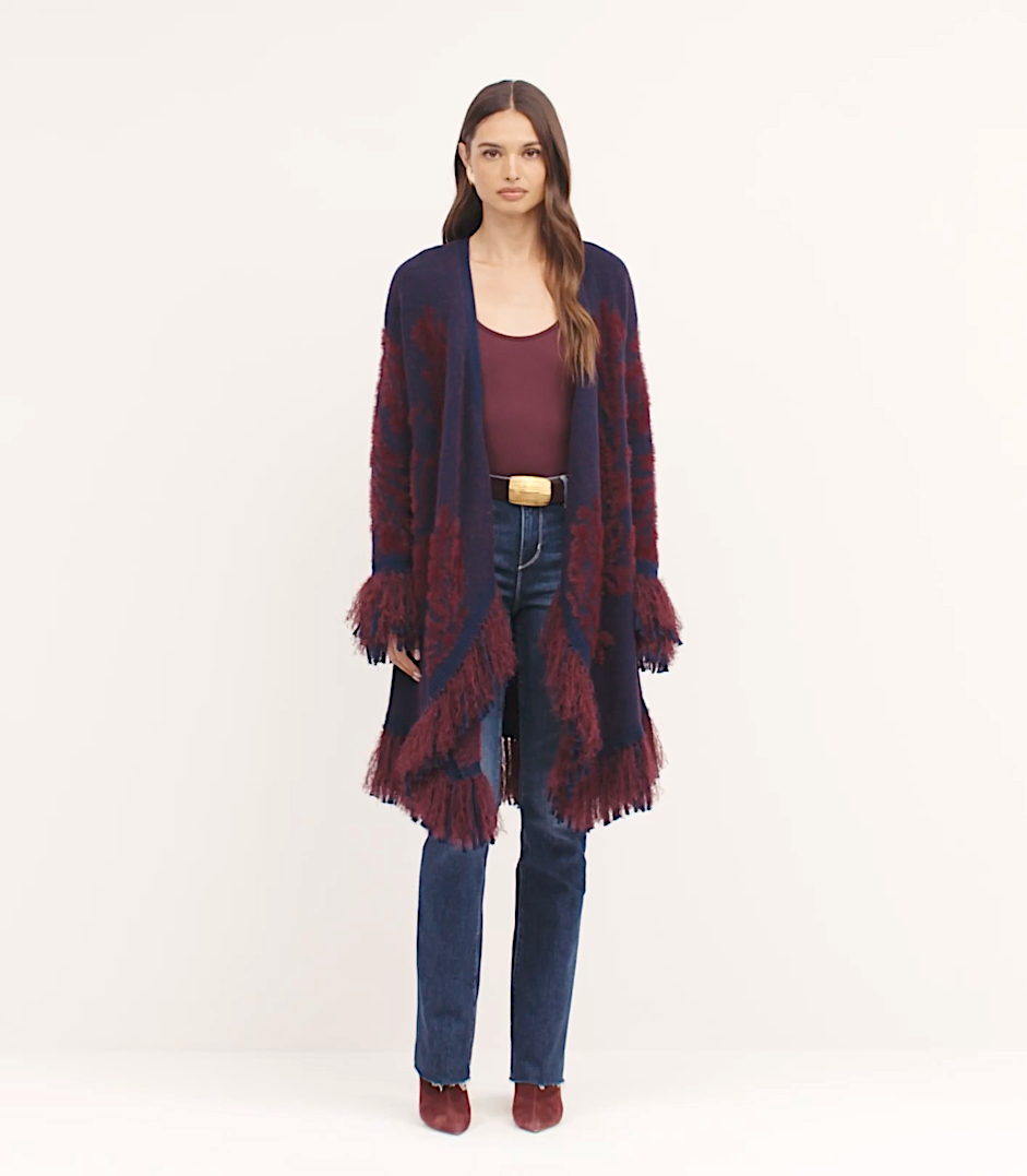 L'Agence 80278HAO-MDBJ Cardigan Naiad en jacquard à franges bleu nuit/bordeaux