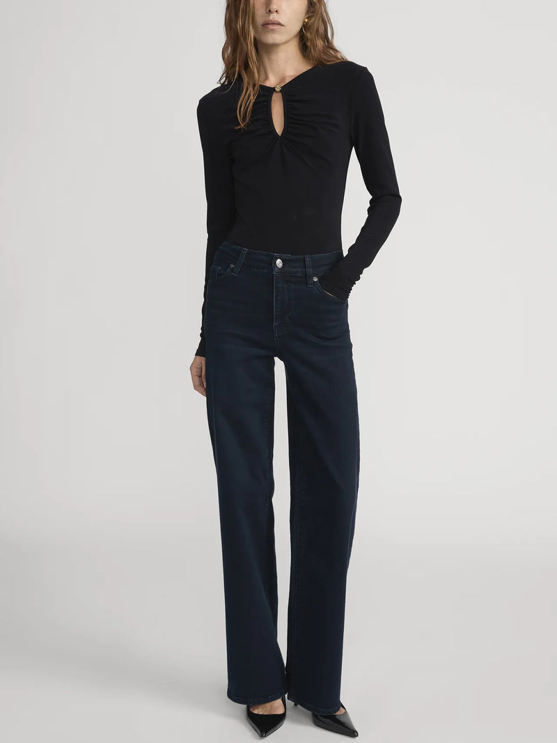 Frame The Keyhole Top