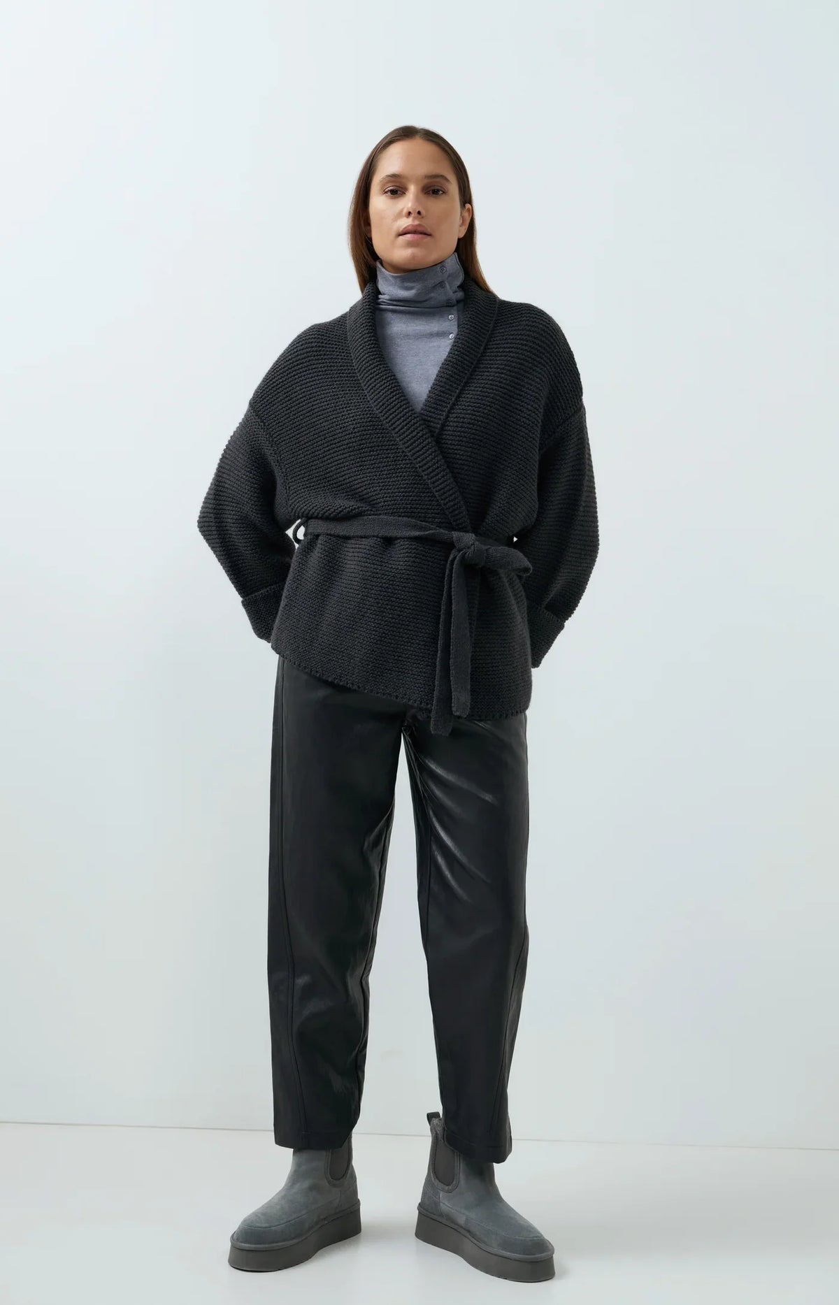 YAYA Faux leather carrot fit trousers with seam detail