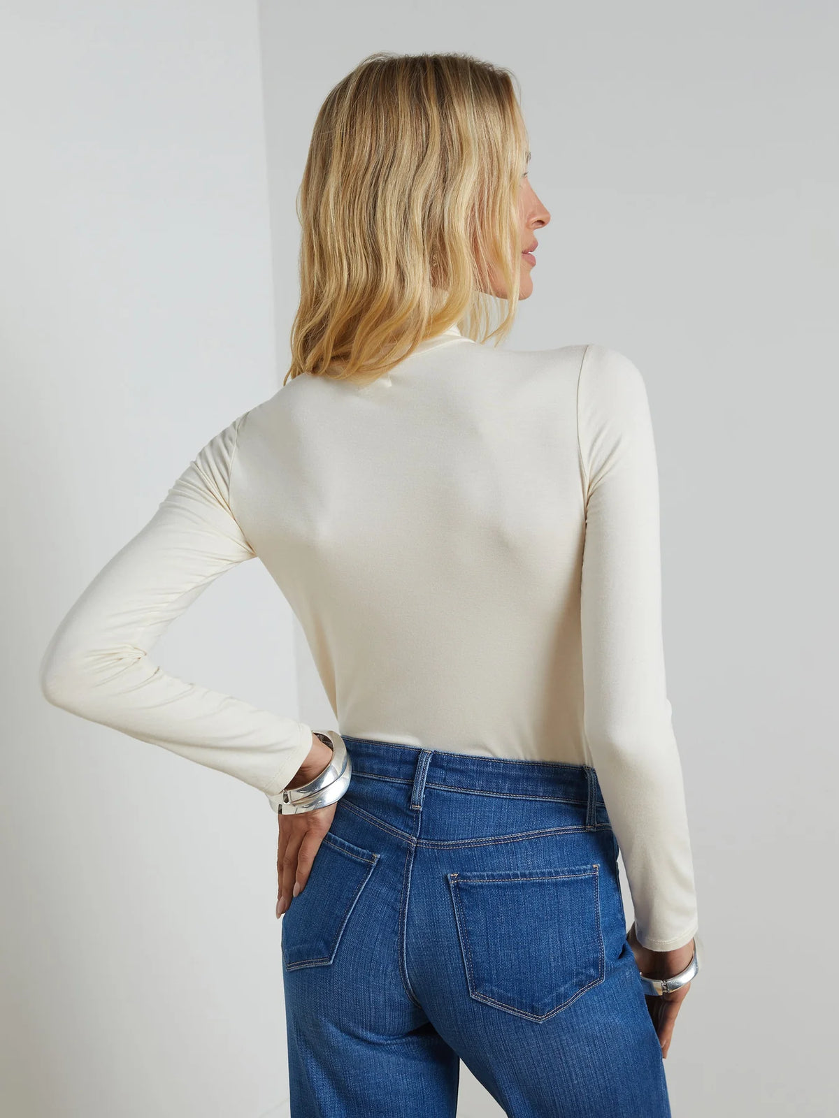 L'Agence 5558MJT-VIWH pull Lani à col roulé et manches longues Vintage White