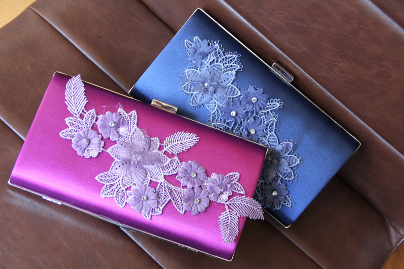 Ladies Designer 3D Floral Clutch Bag. Pochette de soirée de bal Fleurs 3D - Très Chic 