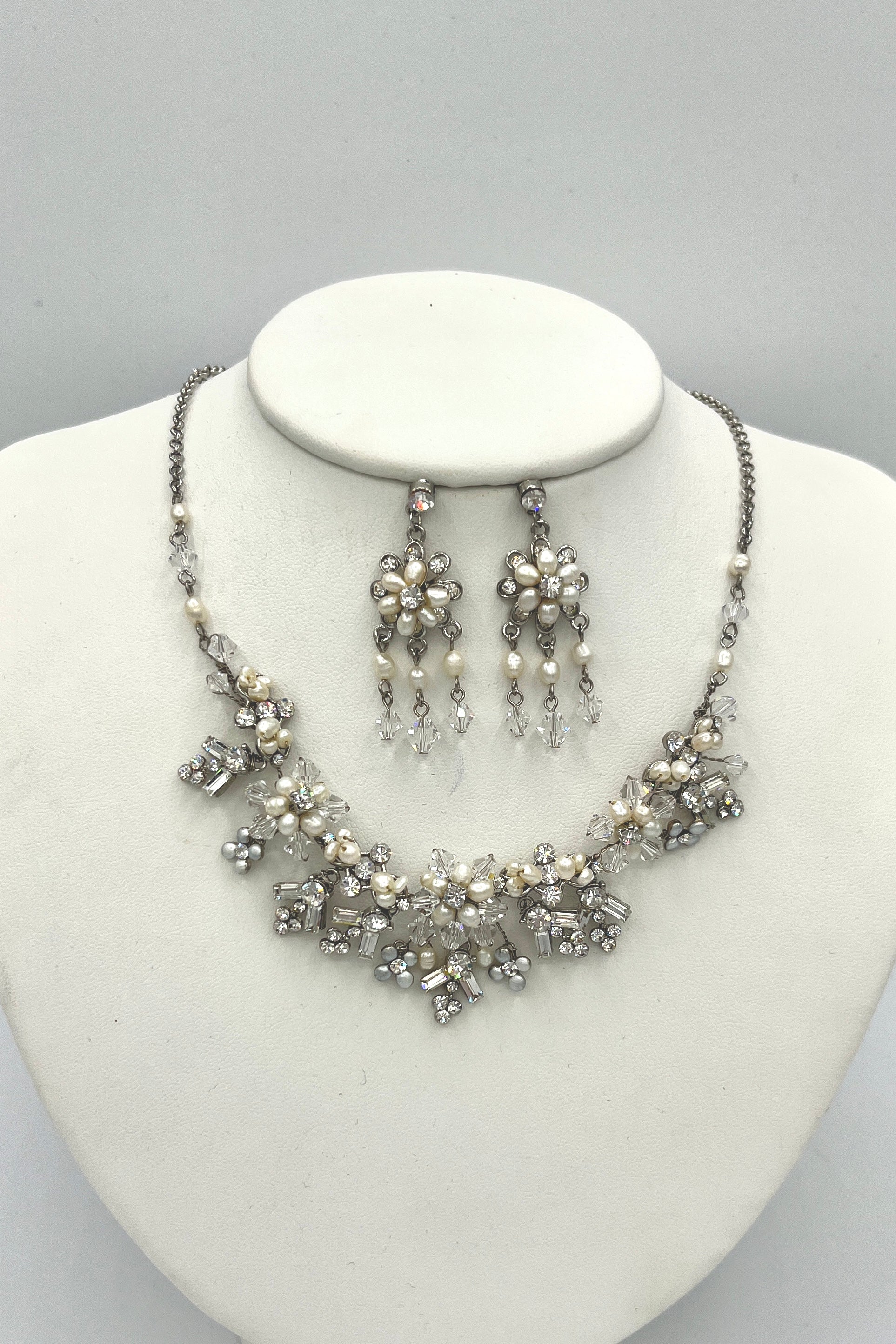 Pearl sale chic set