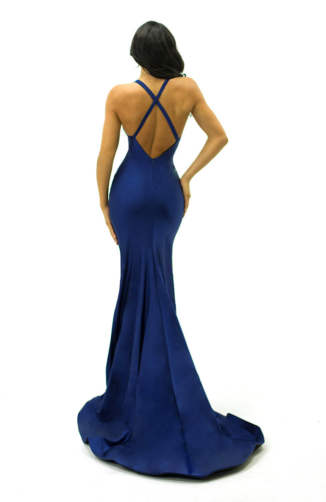 Jessica Angel Deep V-Neck Fitted Gown with Cross Back and Slit. Robe de soirée