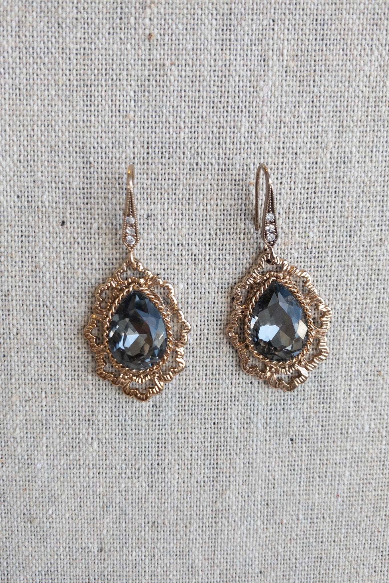 Theia Jewelry Oval Crystal Ornate Metal Drop Earring Gray